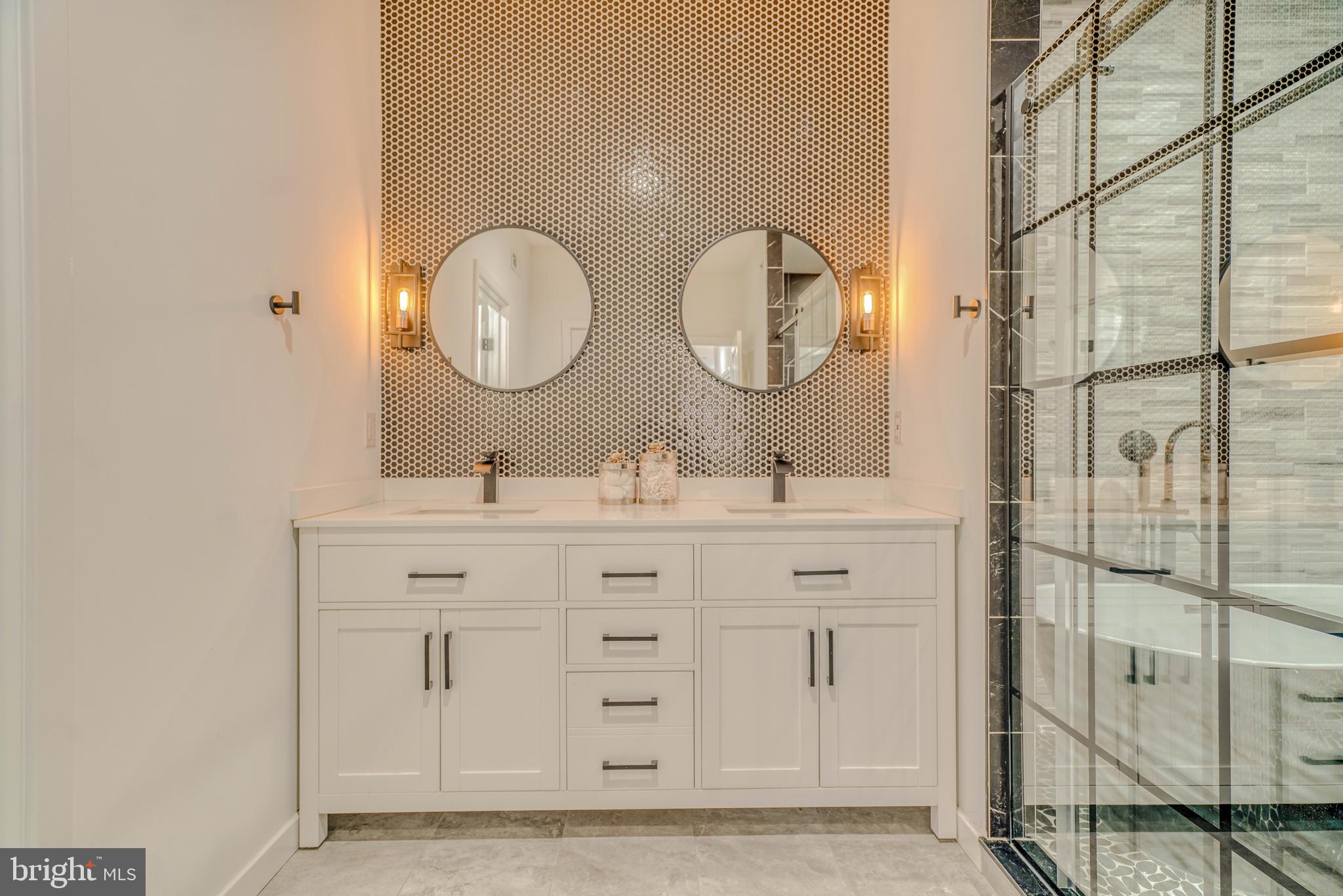 PORT RICHMOND - Residential