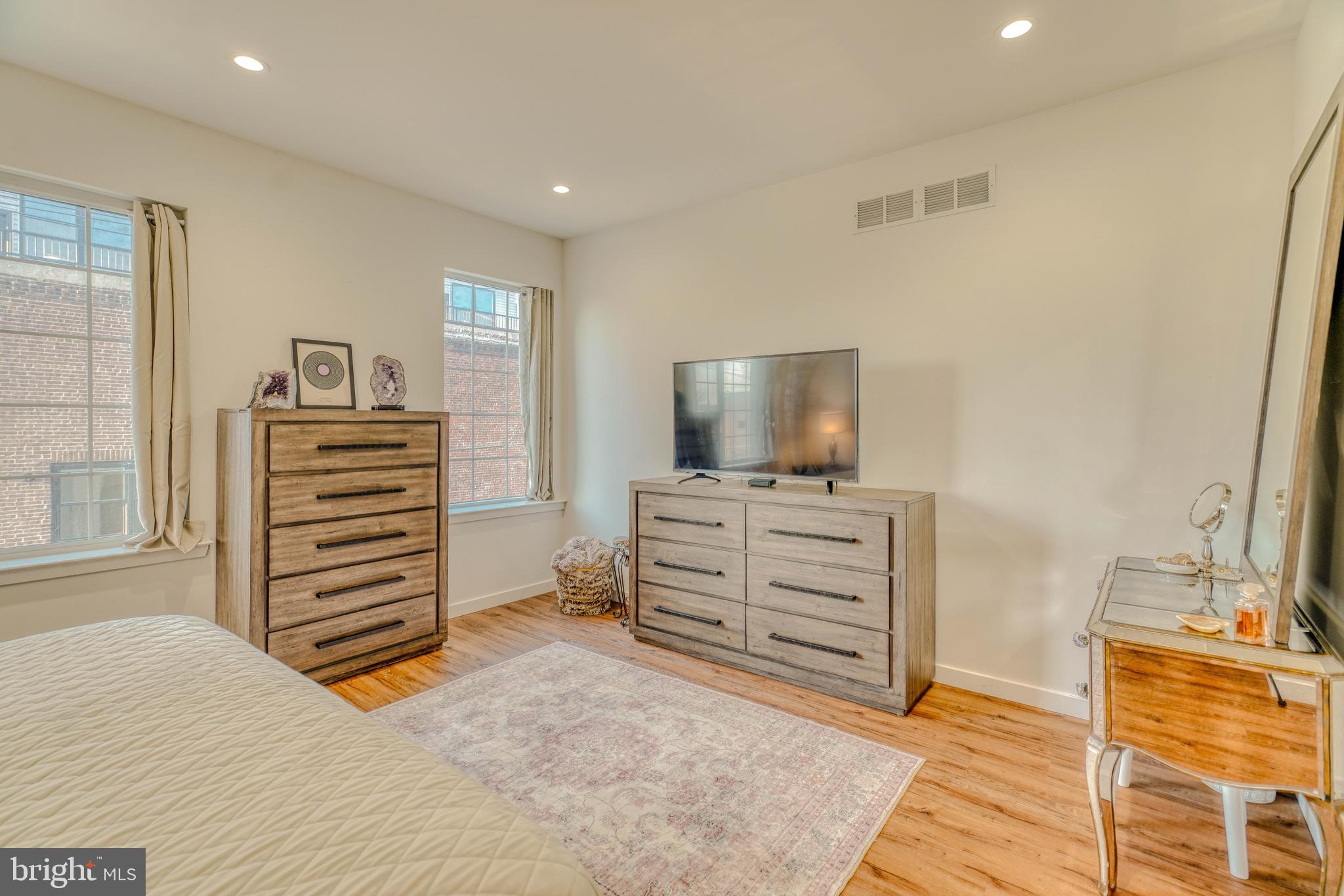 PORT RICHMOND - Residential