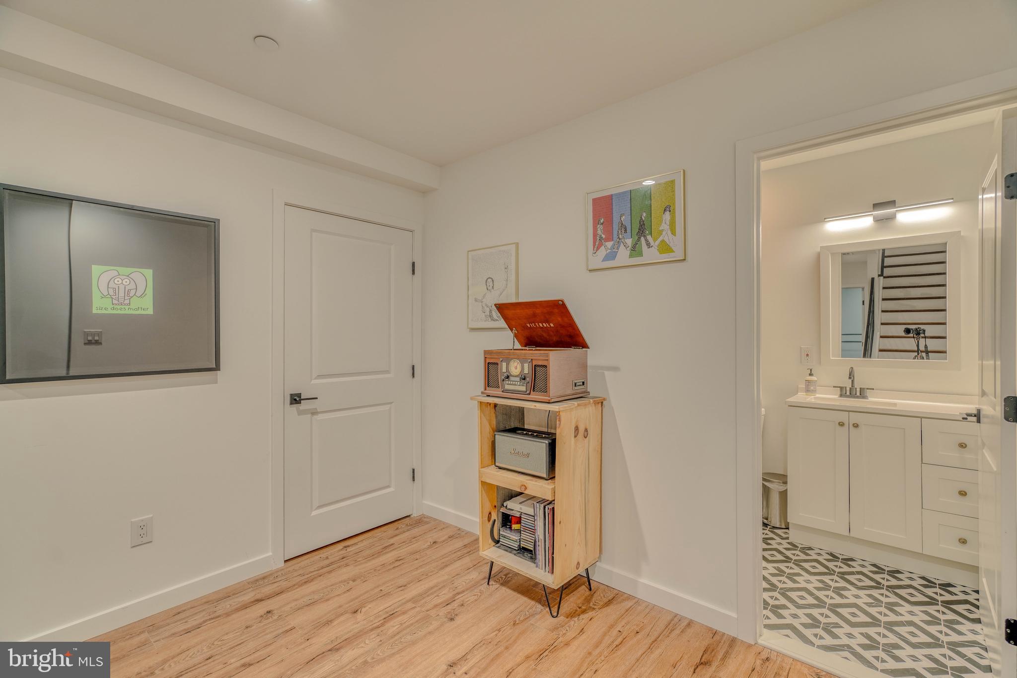 PORT RICHMOND - Residential