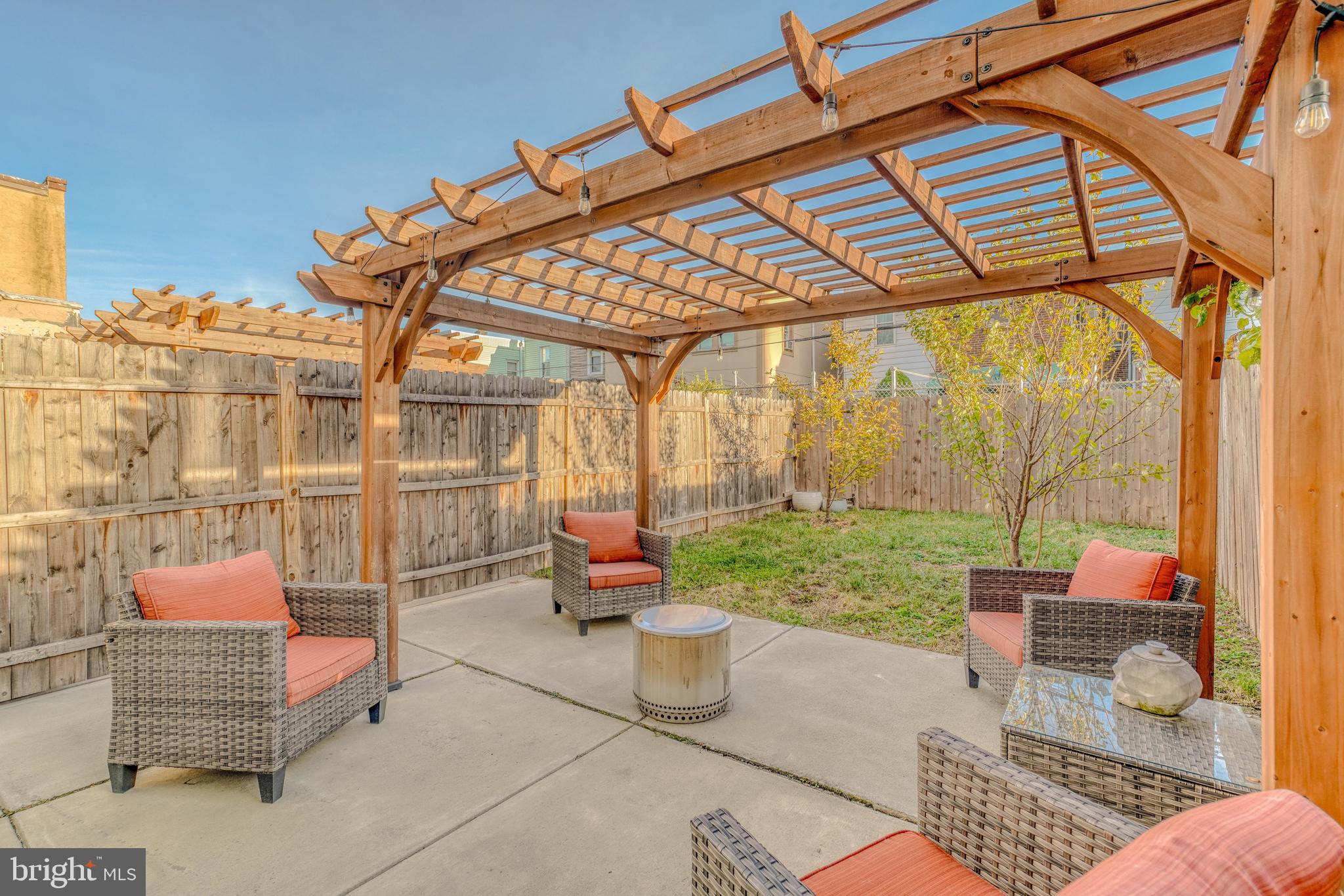 PORT RICHMOND - Residential