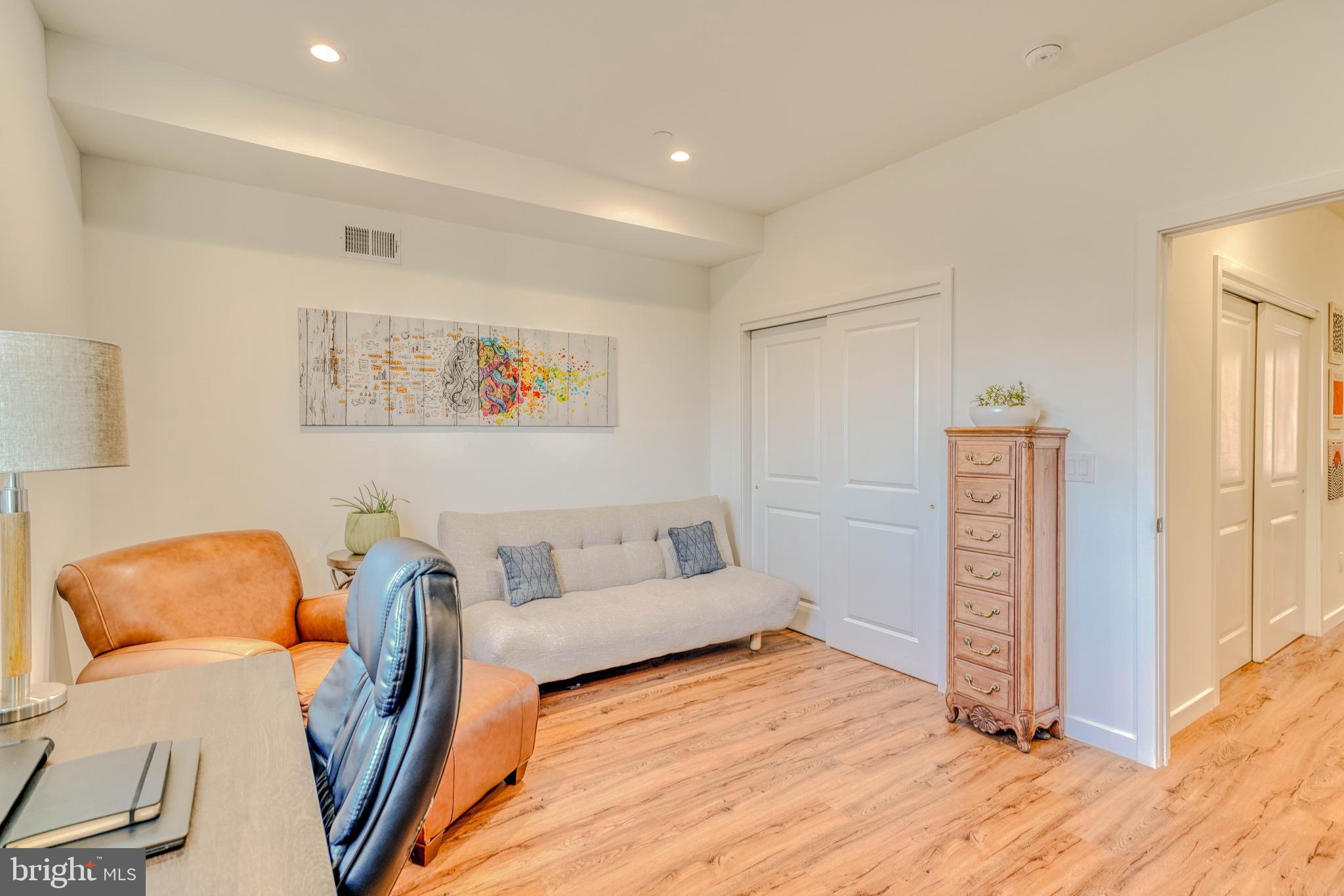 PORT RICHMOND - Residential