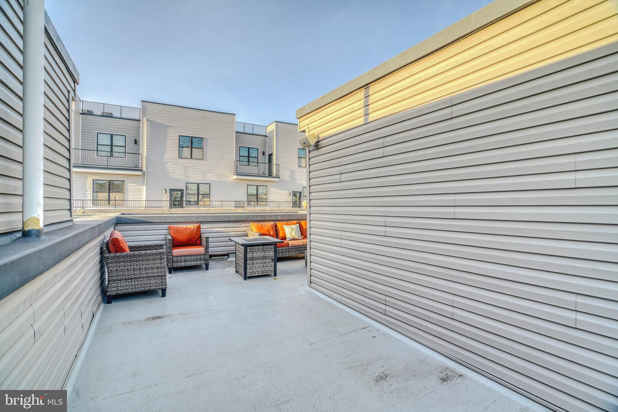 PORT RICHMOND - Residential