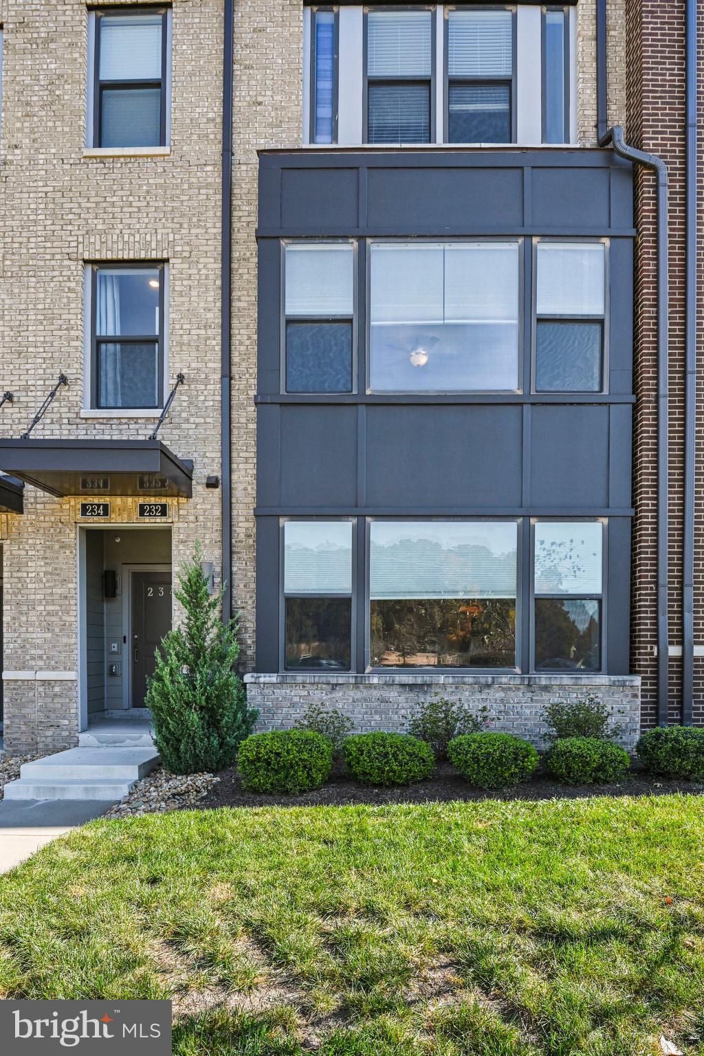232 VAN BUREN STREET