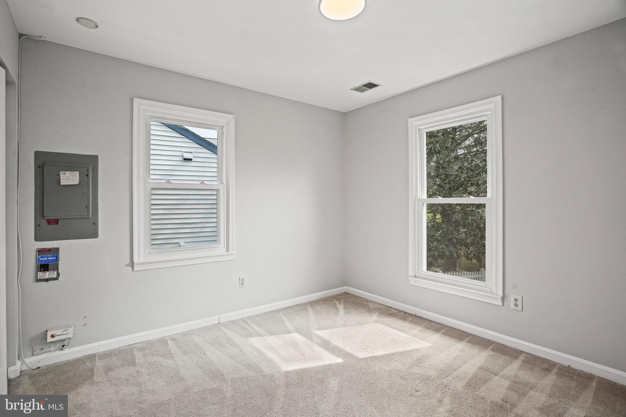 CALVERTON - Residential