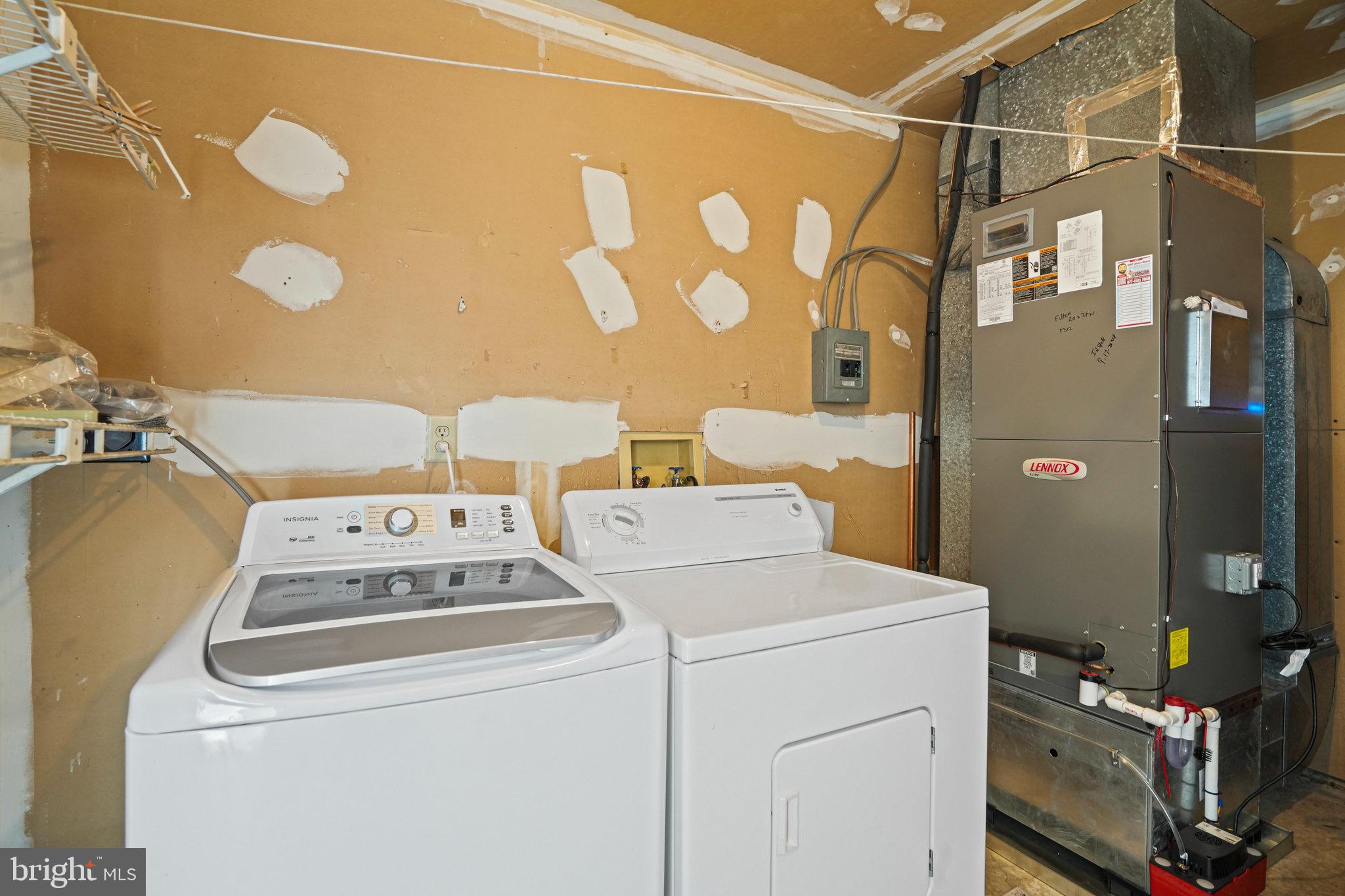 CALVERTON - Residential