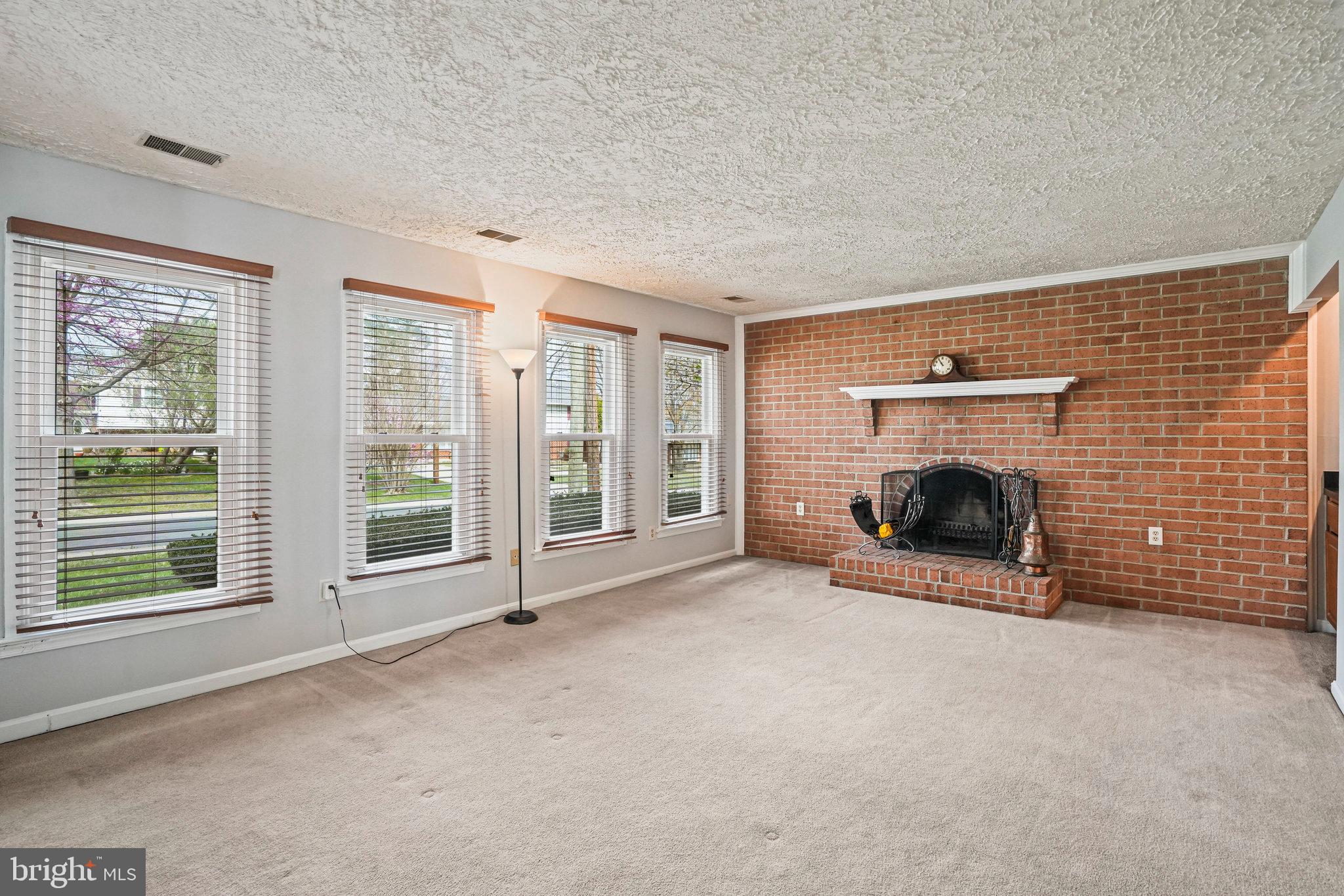 CALVERTON - Residential