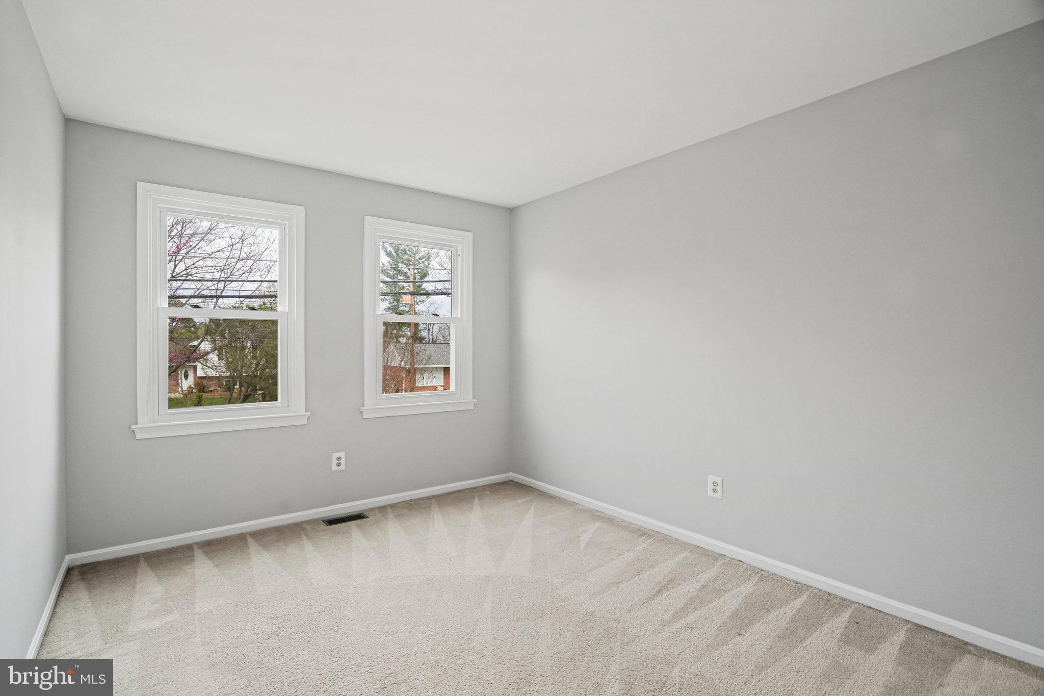 CALVERTON - Residential