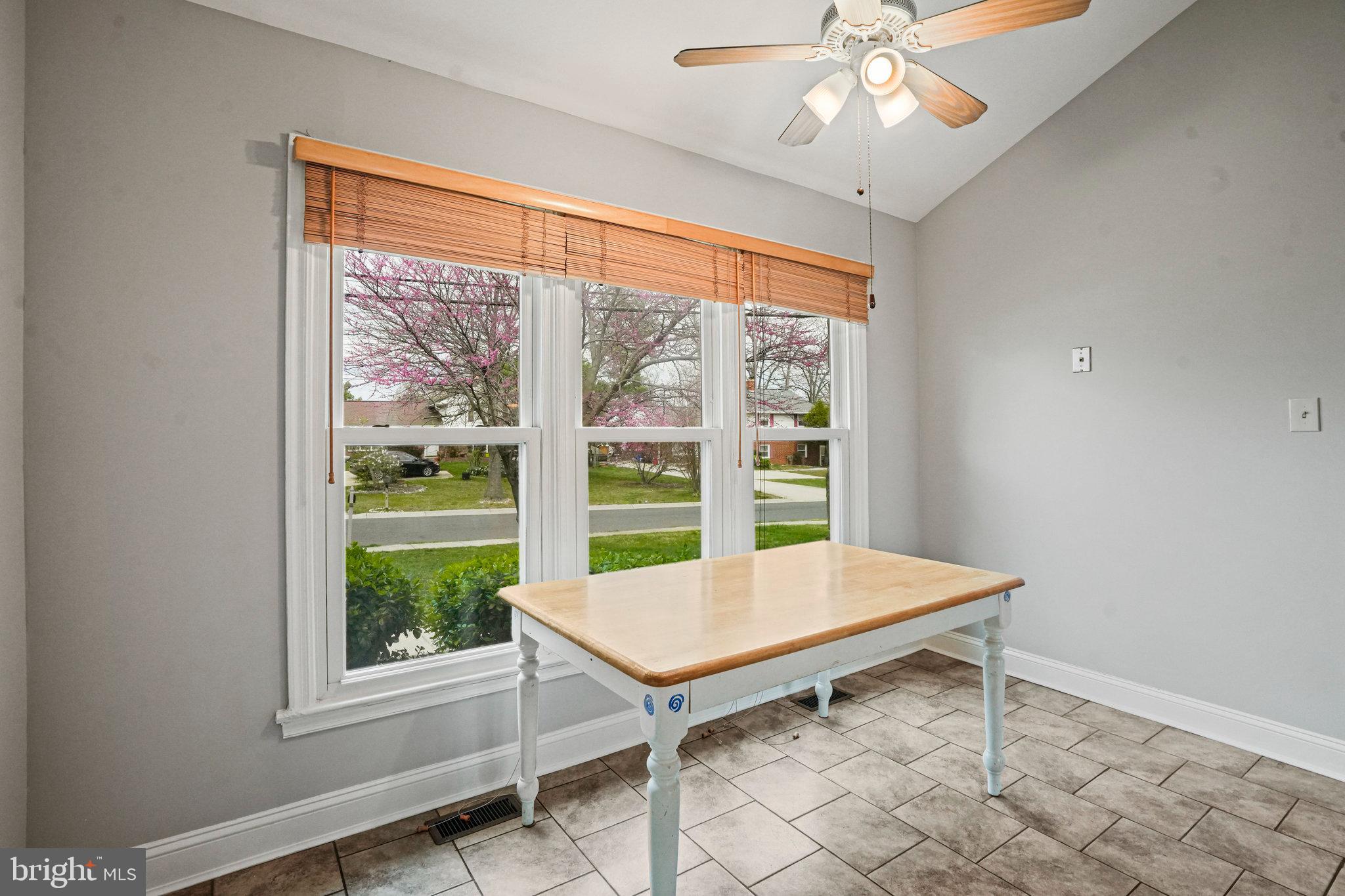 CALVERTON - Residential