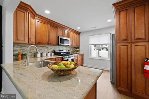 84 FIVE CROWN ROYAL MARLTON NJ 08053