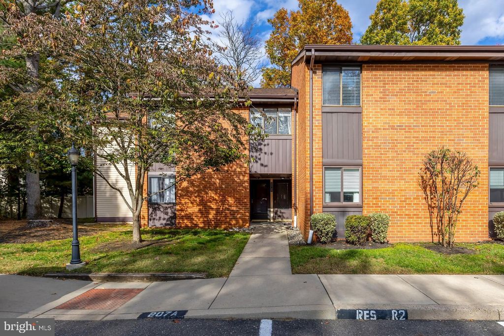 Photo of 207 Kelly Cove, MOUNT LAUREL, NJ 08054 (MLS # NJBL2098036)