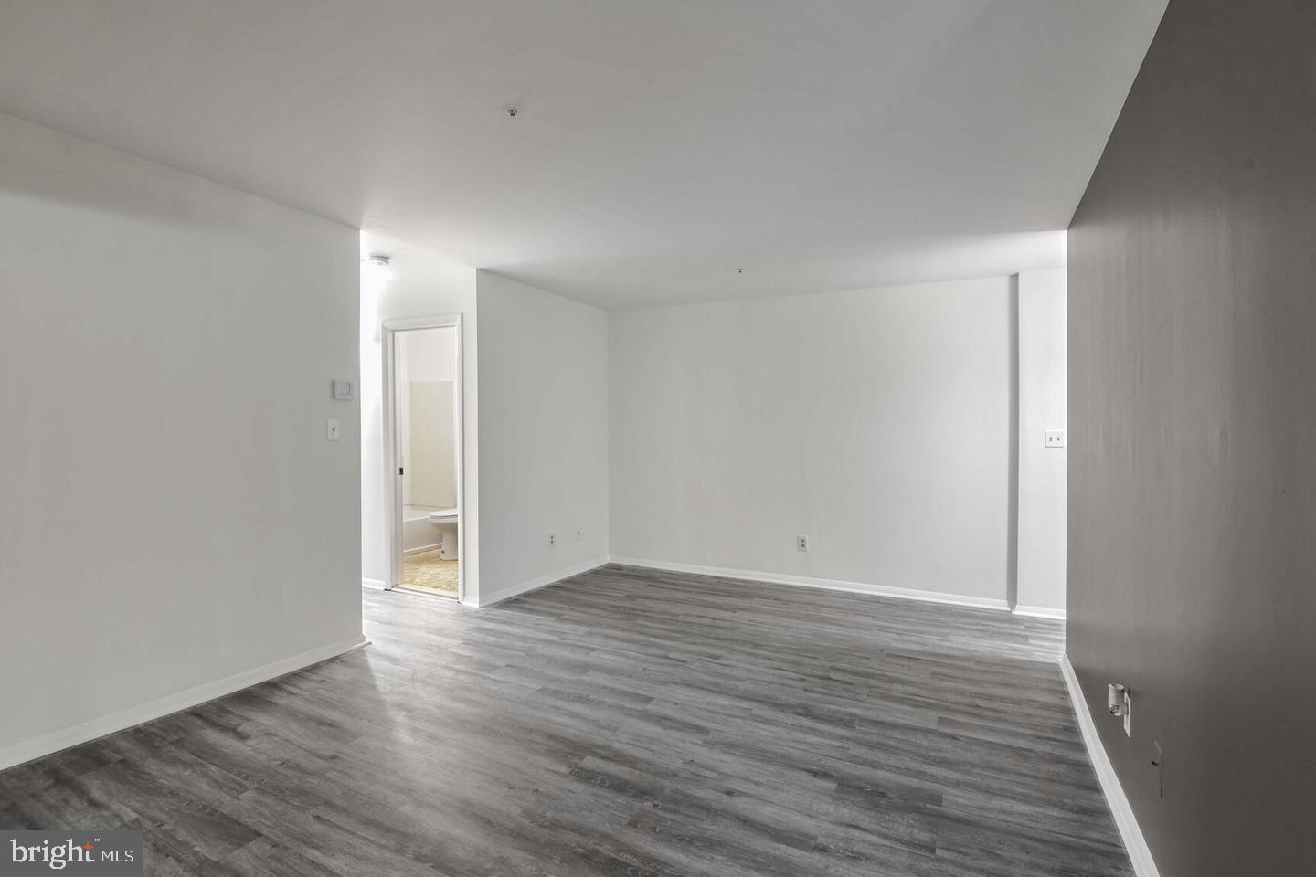 WILLOW WOOD - Residential Lease