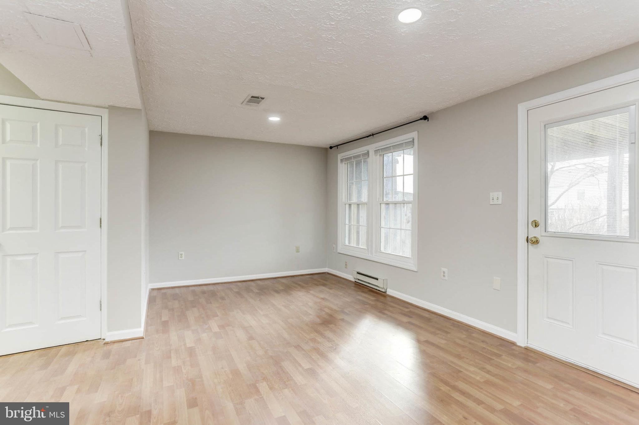 BRIGHTFIELD - Residential Lease