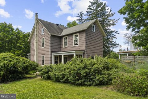 Homes For Sale - 9039 Easton Road<br/> Bucks County, OTTSVILLE, PA 18942