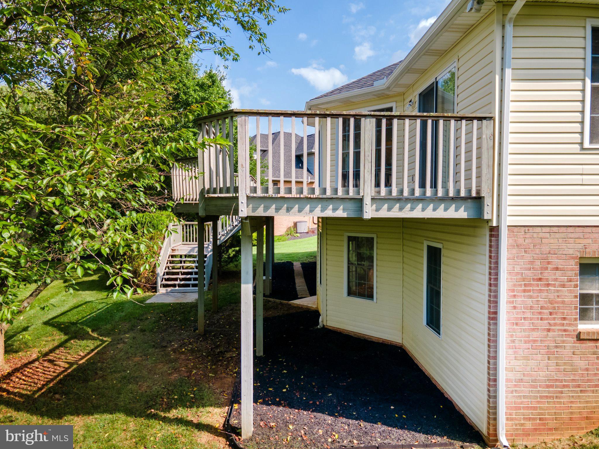 LOCUST HILL - Residential