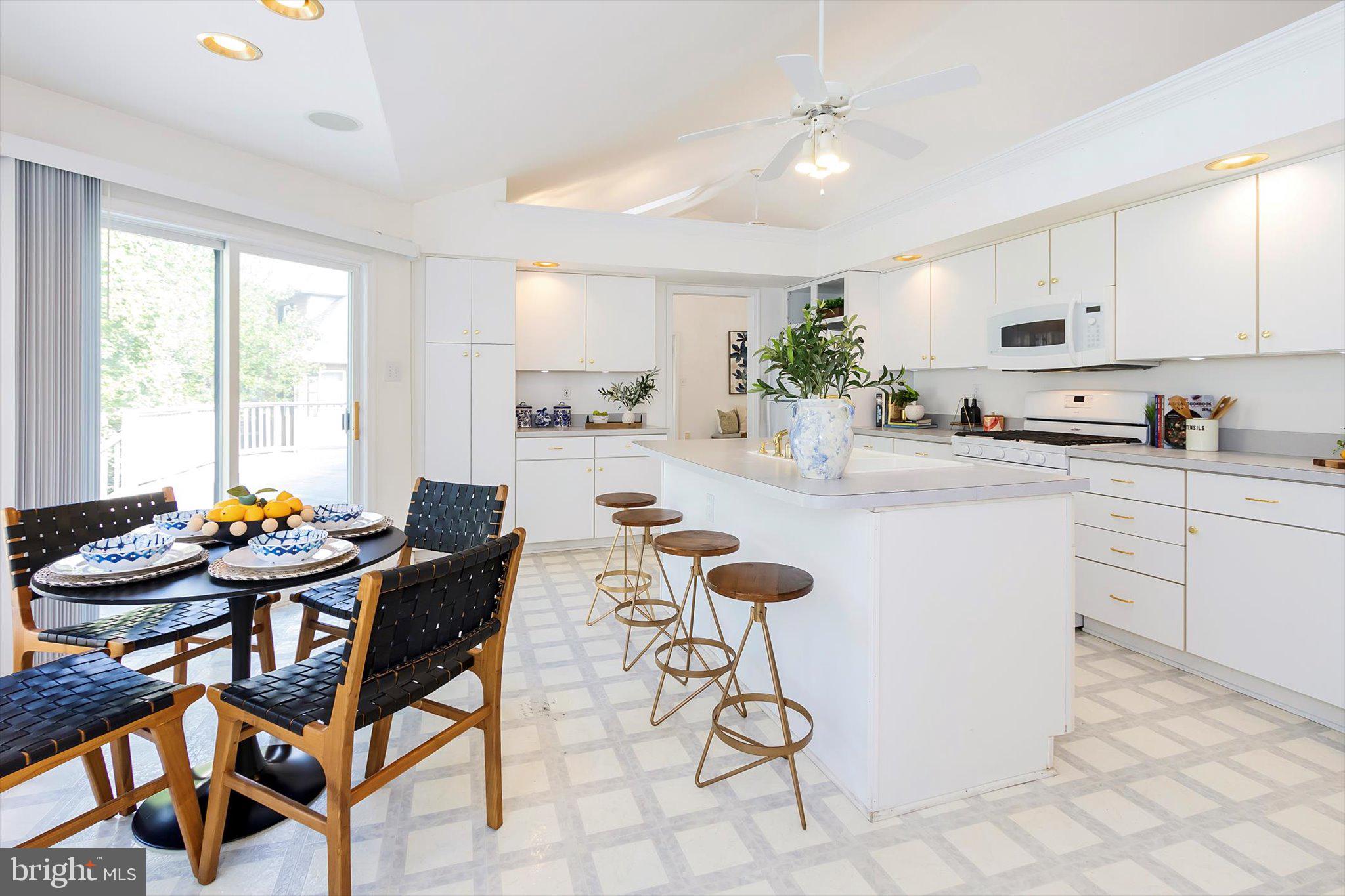 LOCUST HILL - Residential