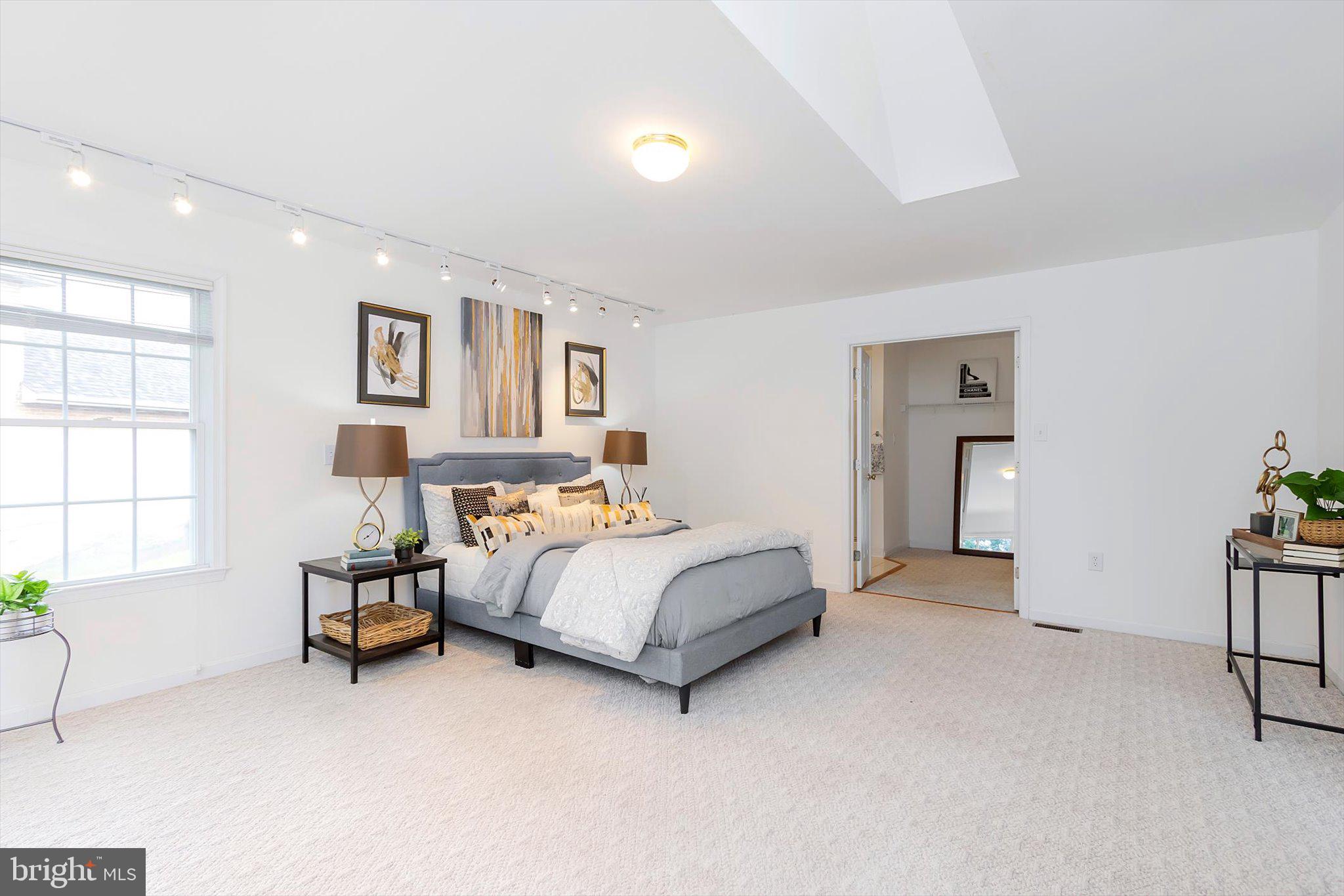 LOCUST HILL - Residential