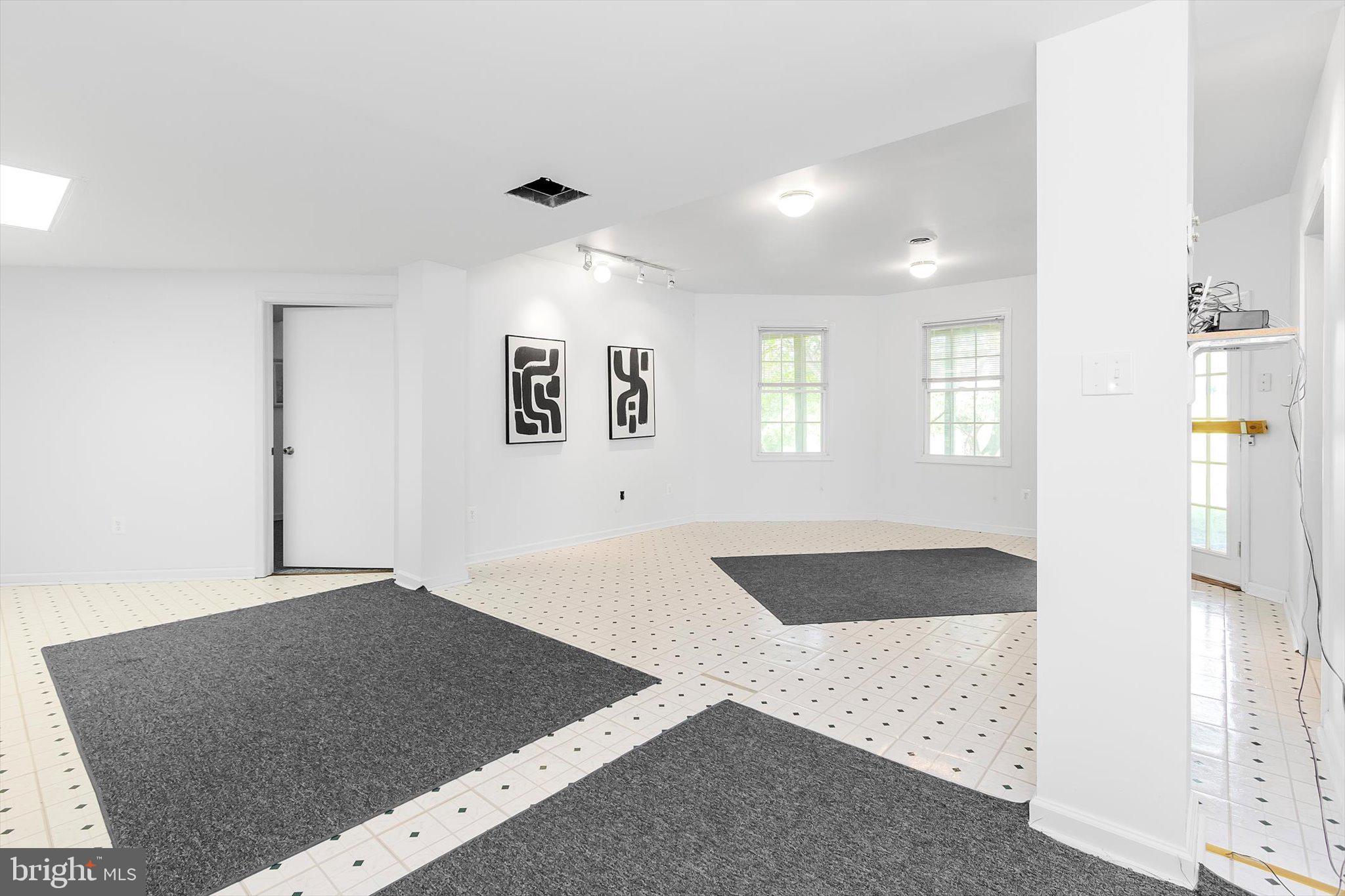 LOCUST HILL - Residential