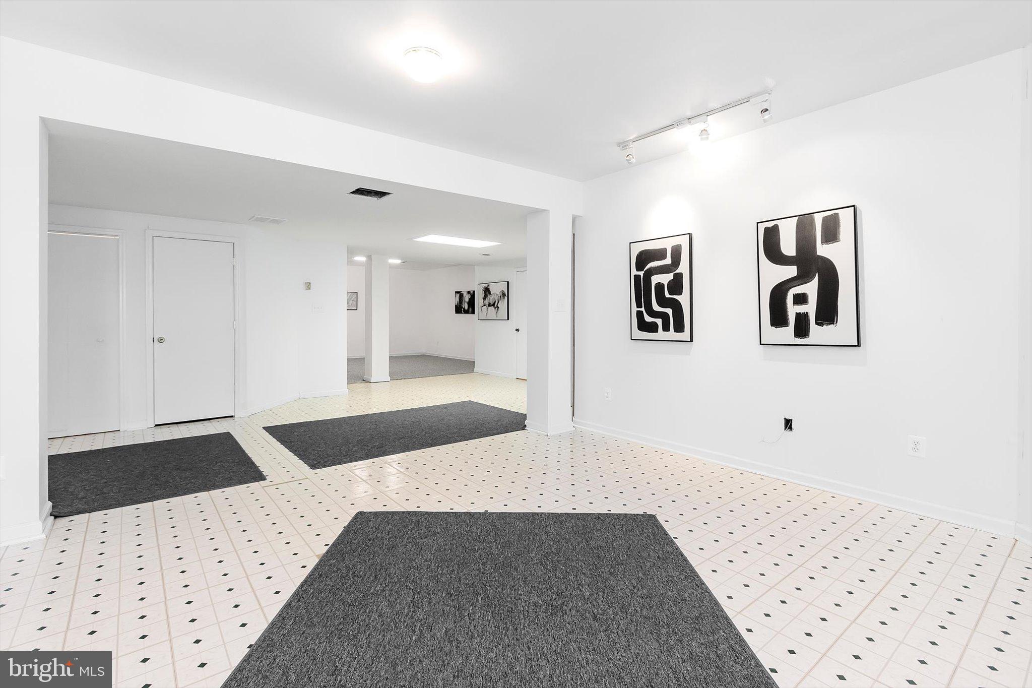 LOCUST HILL - Residential