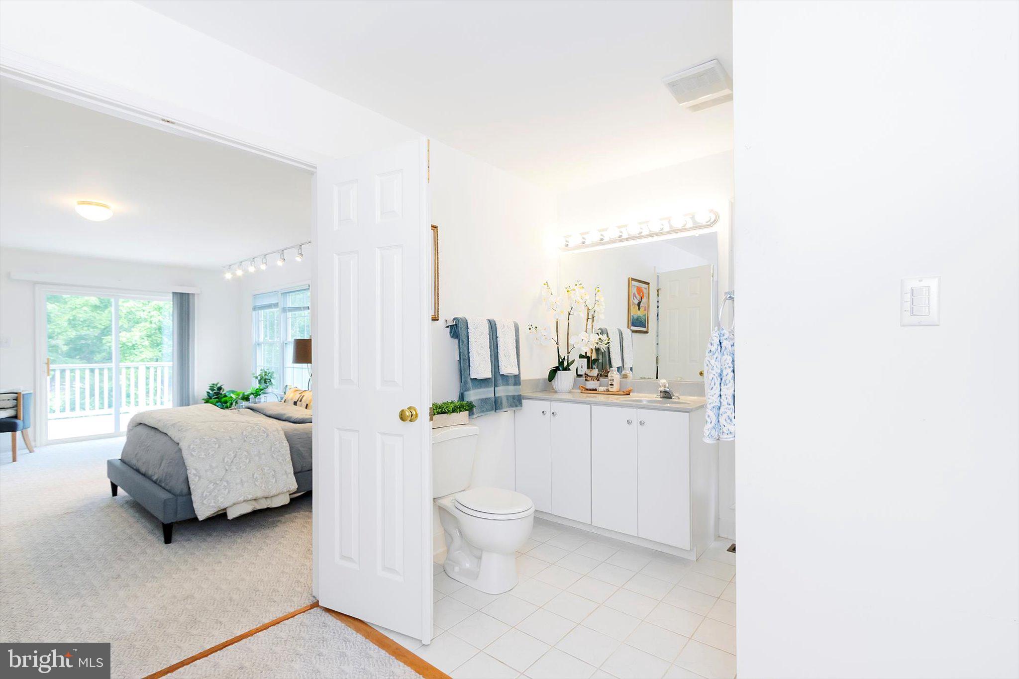 LOCUST HILL - Residential