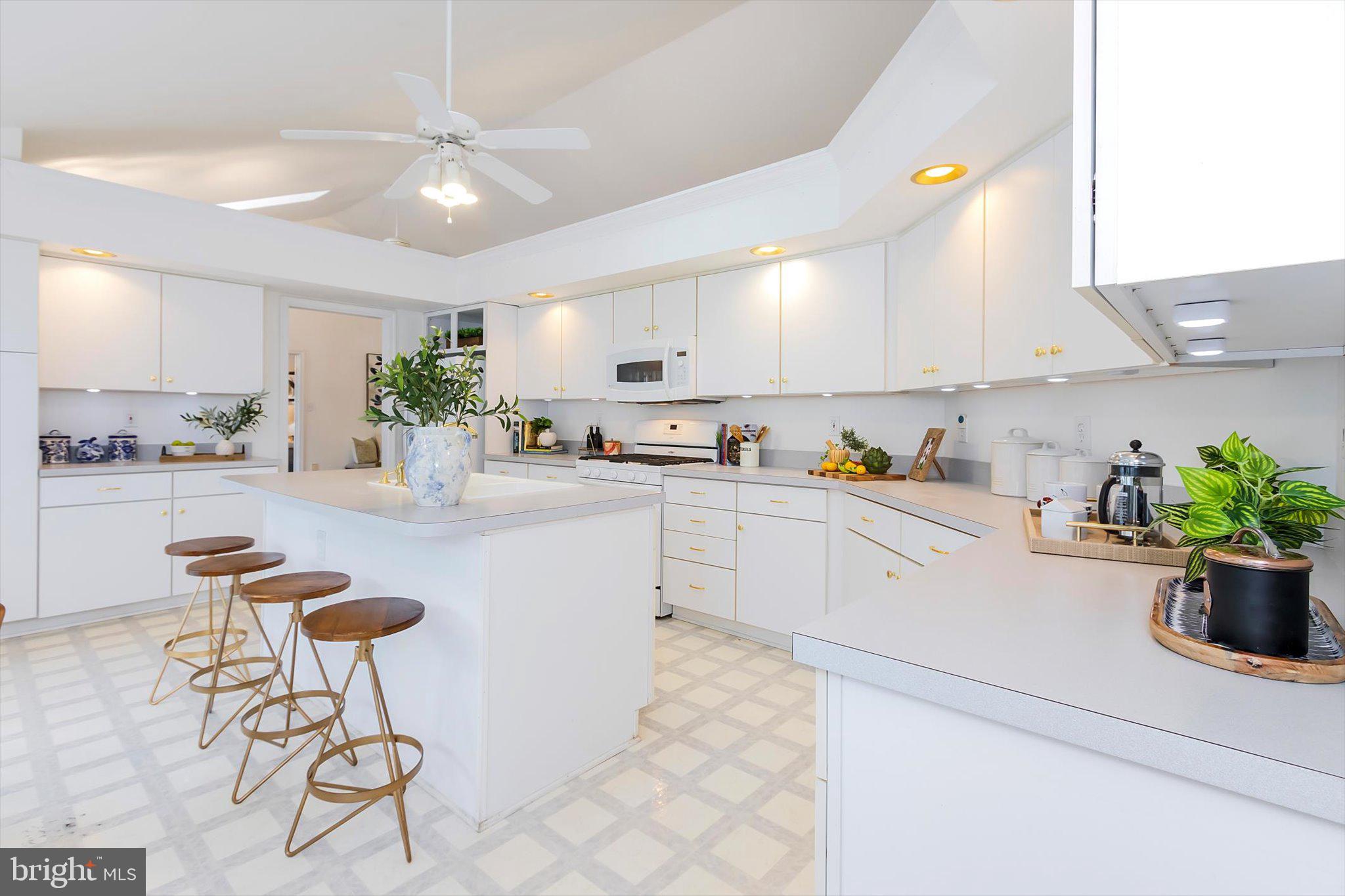 LOCUST HILL - Residential