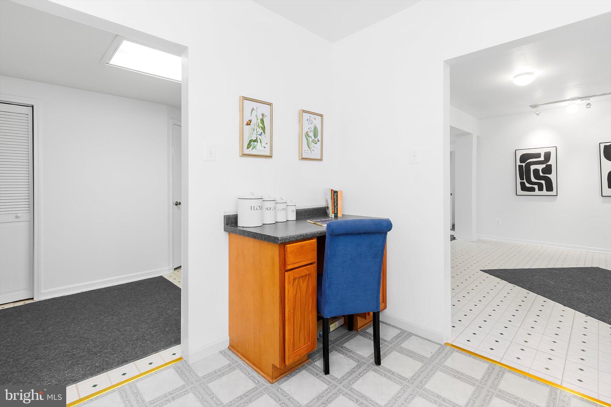 LOCUST HILL - Residential