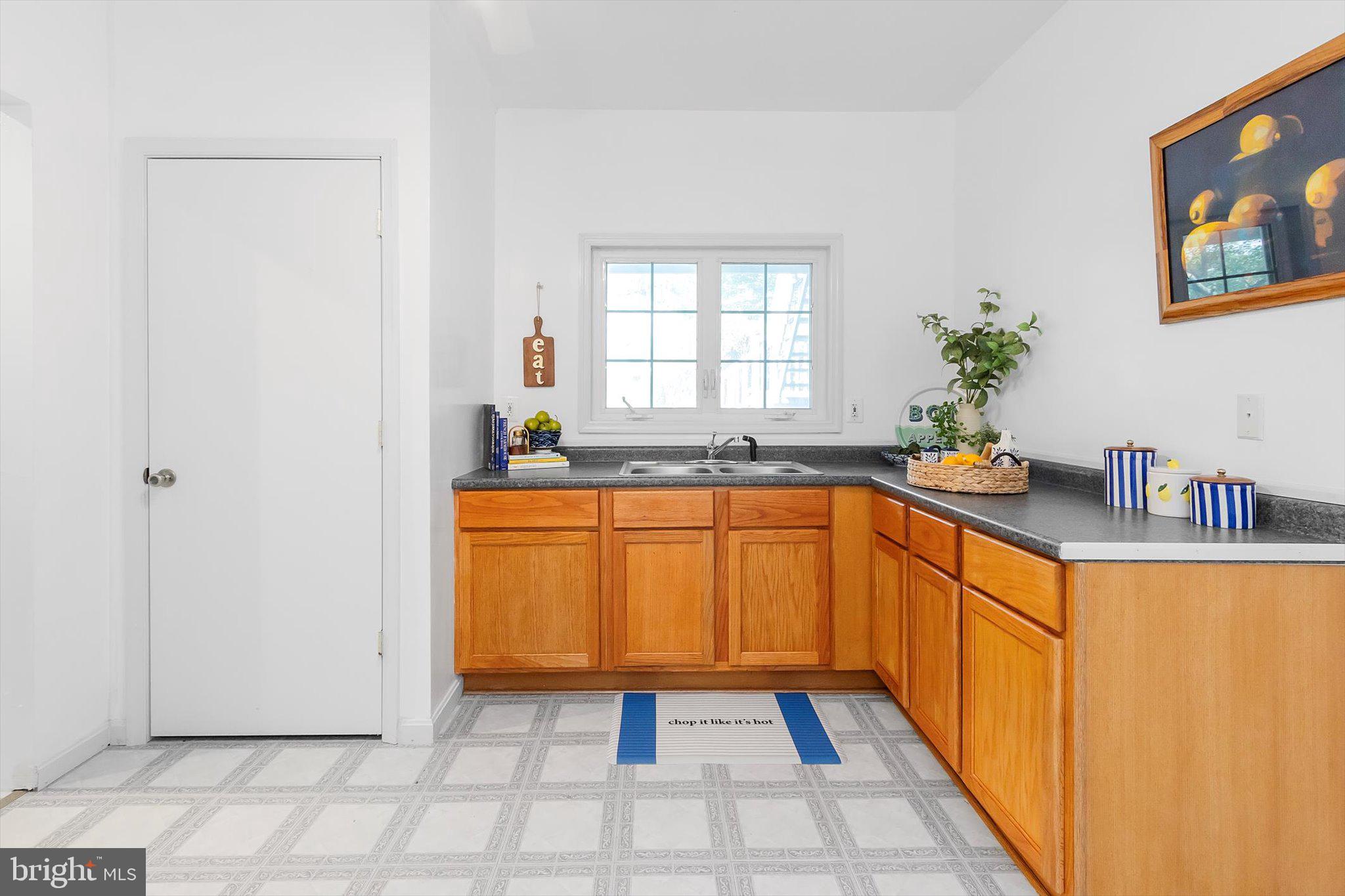 LOCUST HILL - Residential