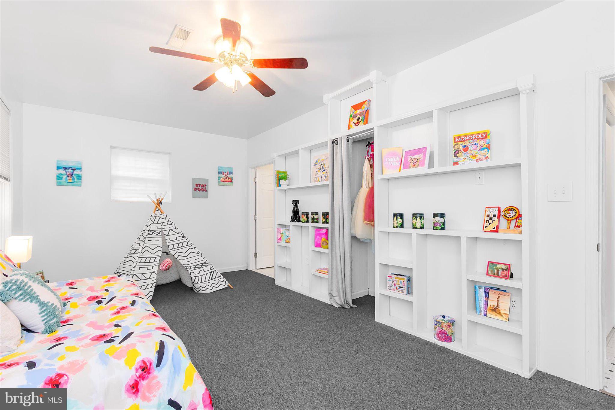 LOCUST HILL - Residential