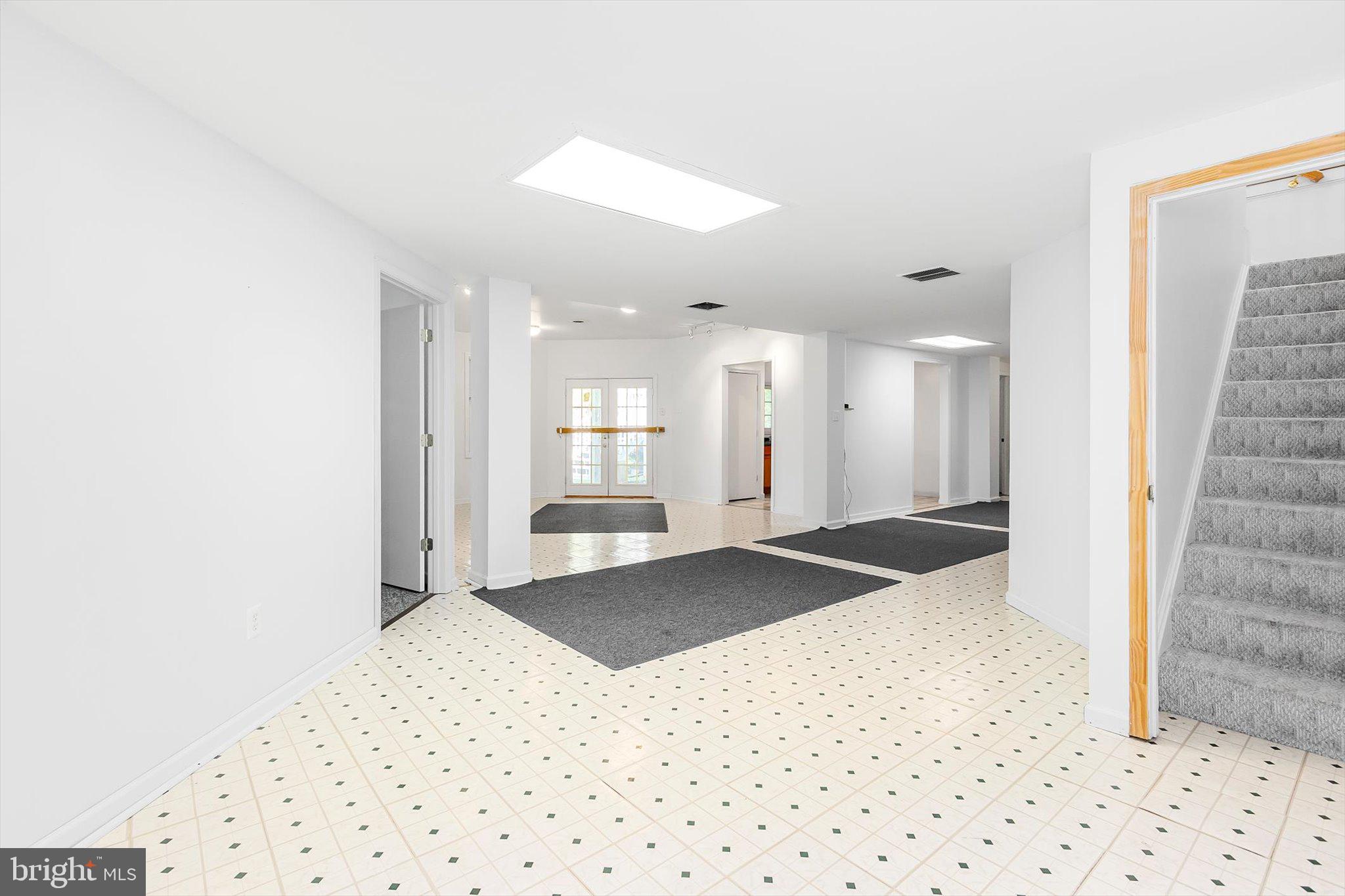 LOCUST HILL - Residential