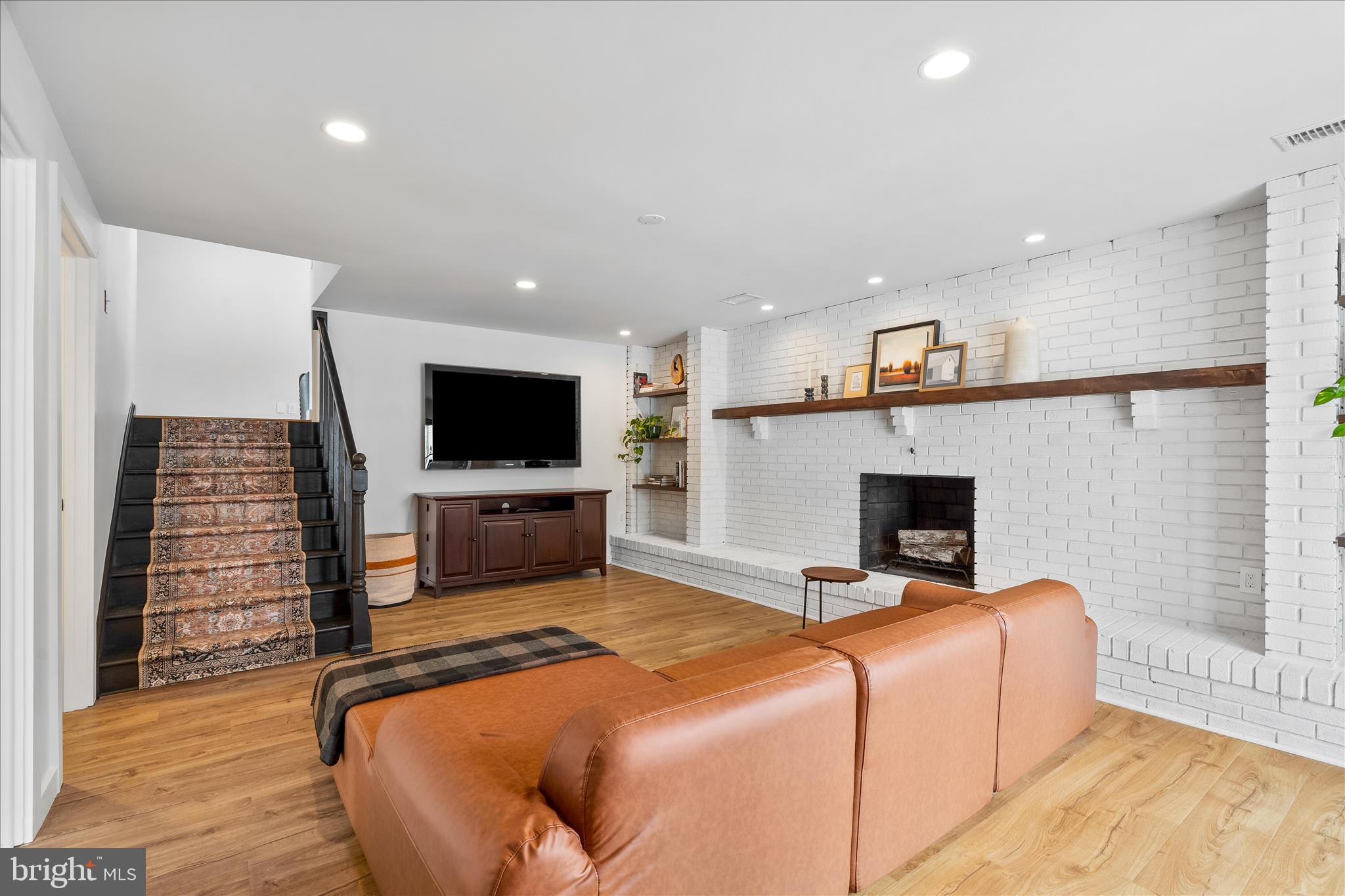 LINGANORE VIEW - Residential