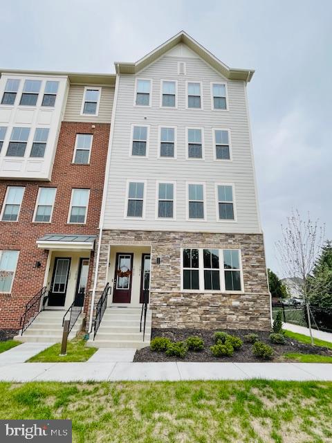 POTOMAC STATION MARKETPLACE - Residential Lease