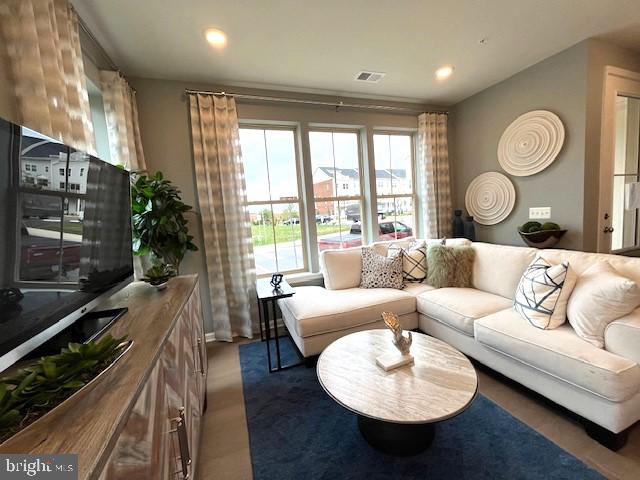 POTOMAC STATION MARKETPLACE - Residential Lease