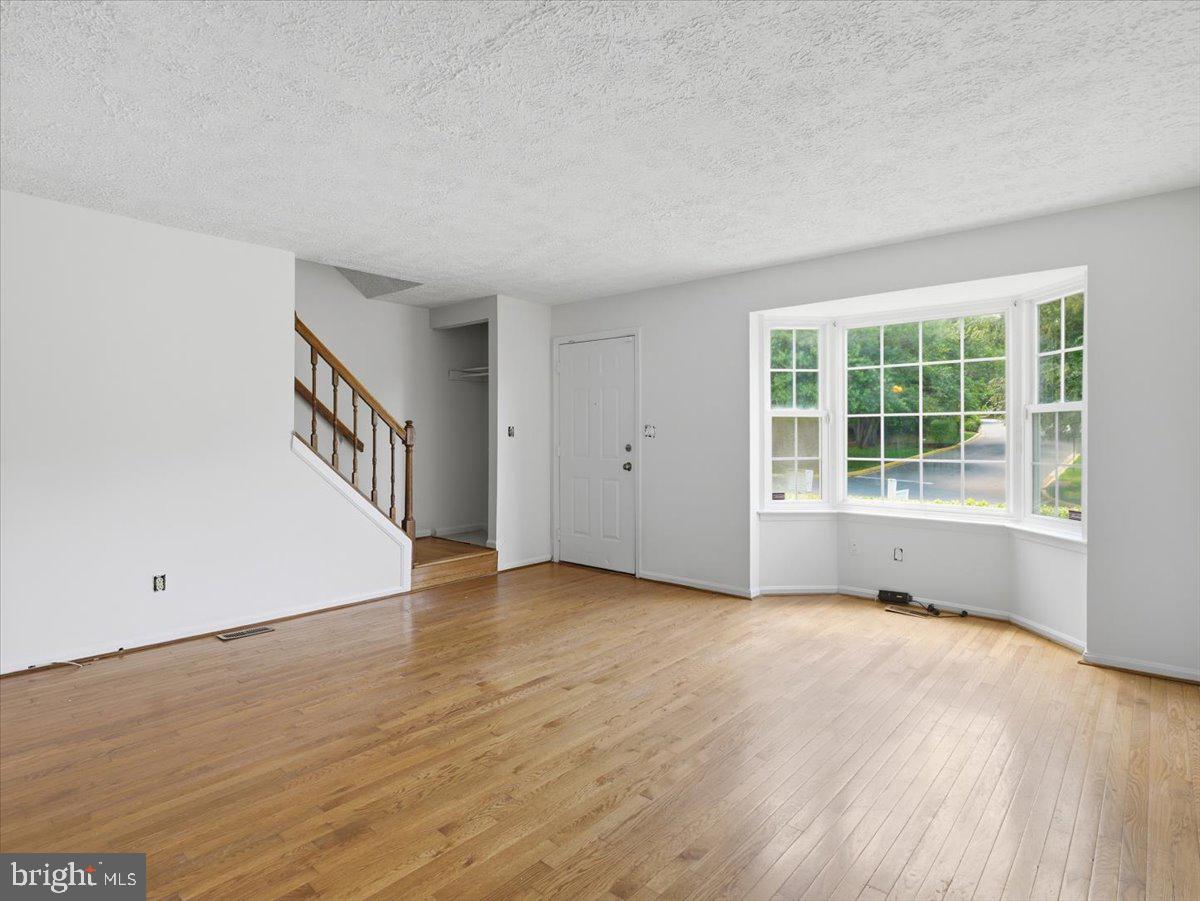 1207 KNOLL MIST LANE