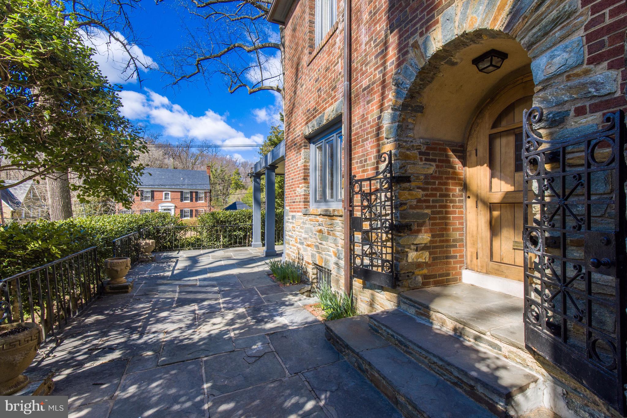 WESLEY HEIGHTS - Residential