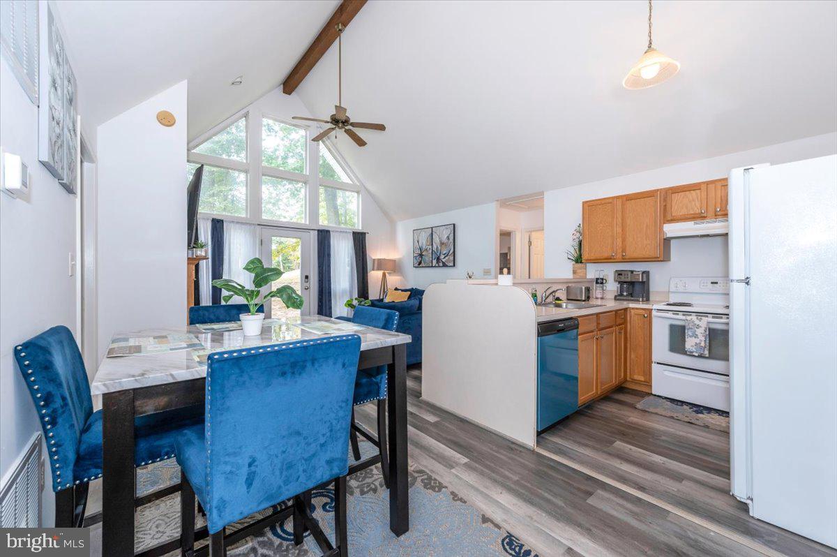 THE WOODS - Residential