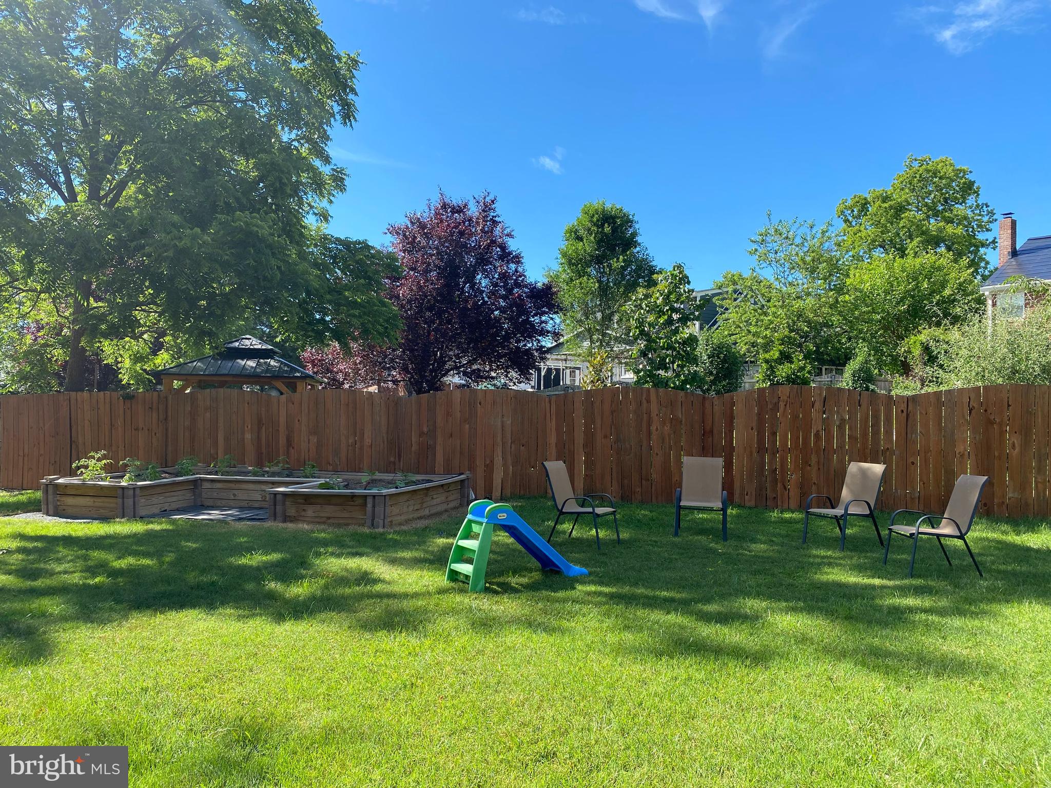 LYNBROOK - Residential