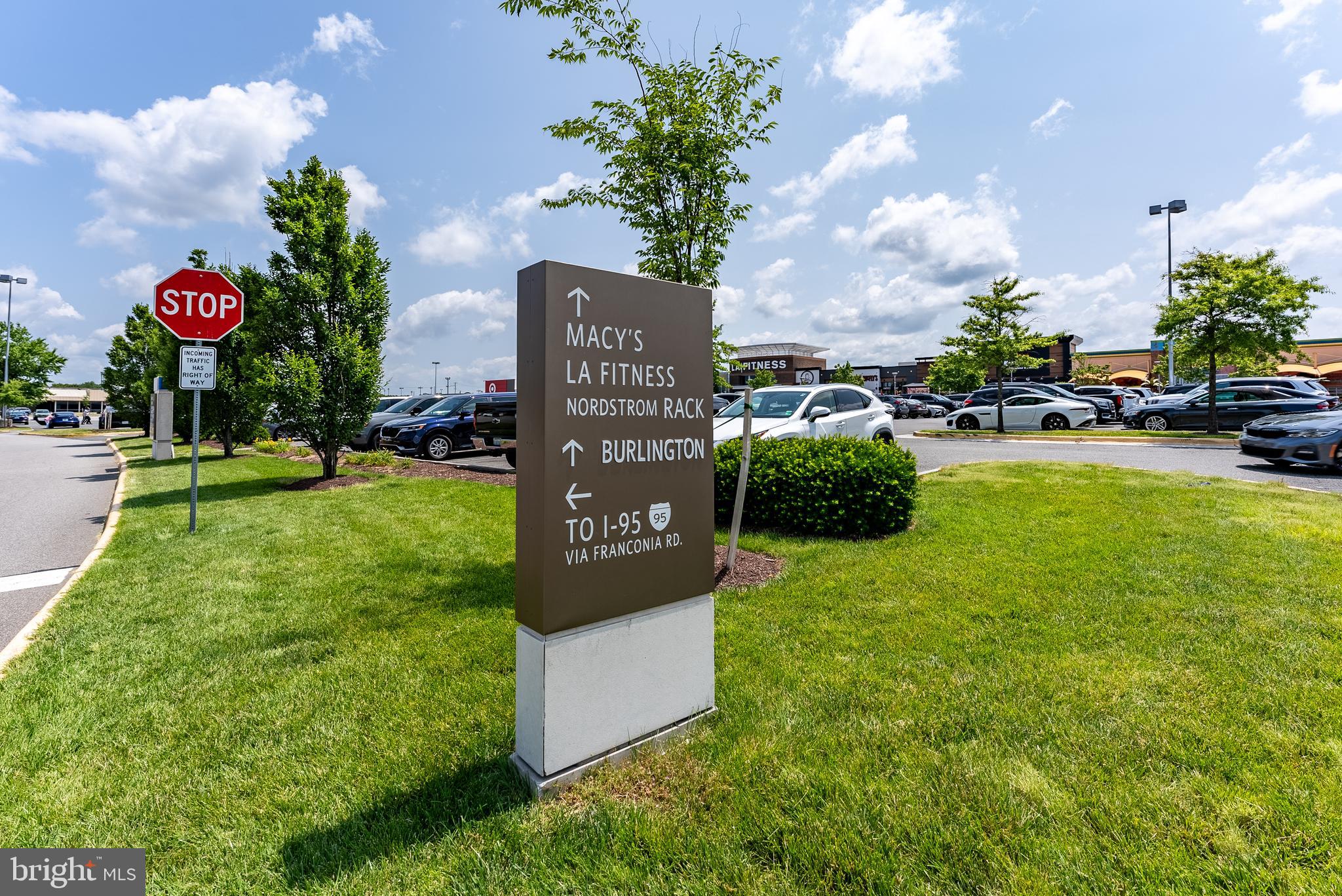 LYNBROOK - Residential