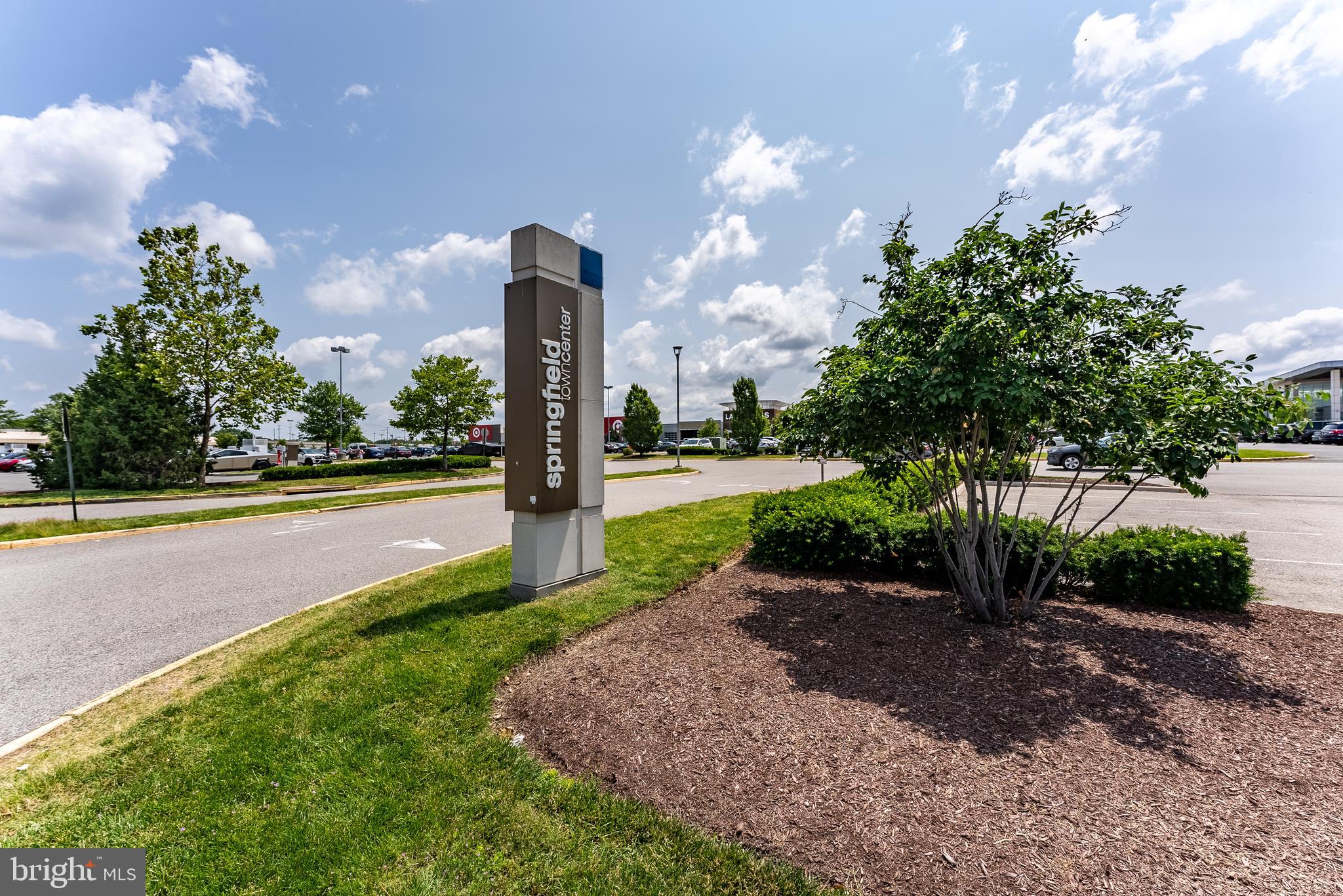 LYNBROOK - Residential