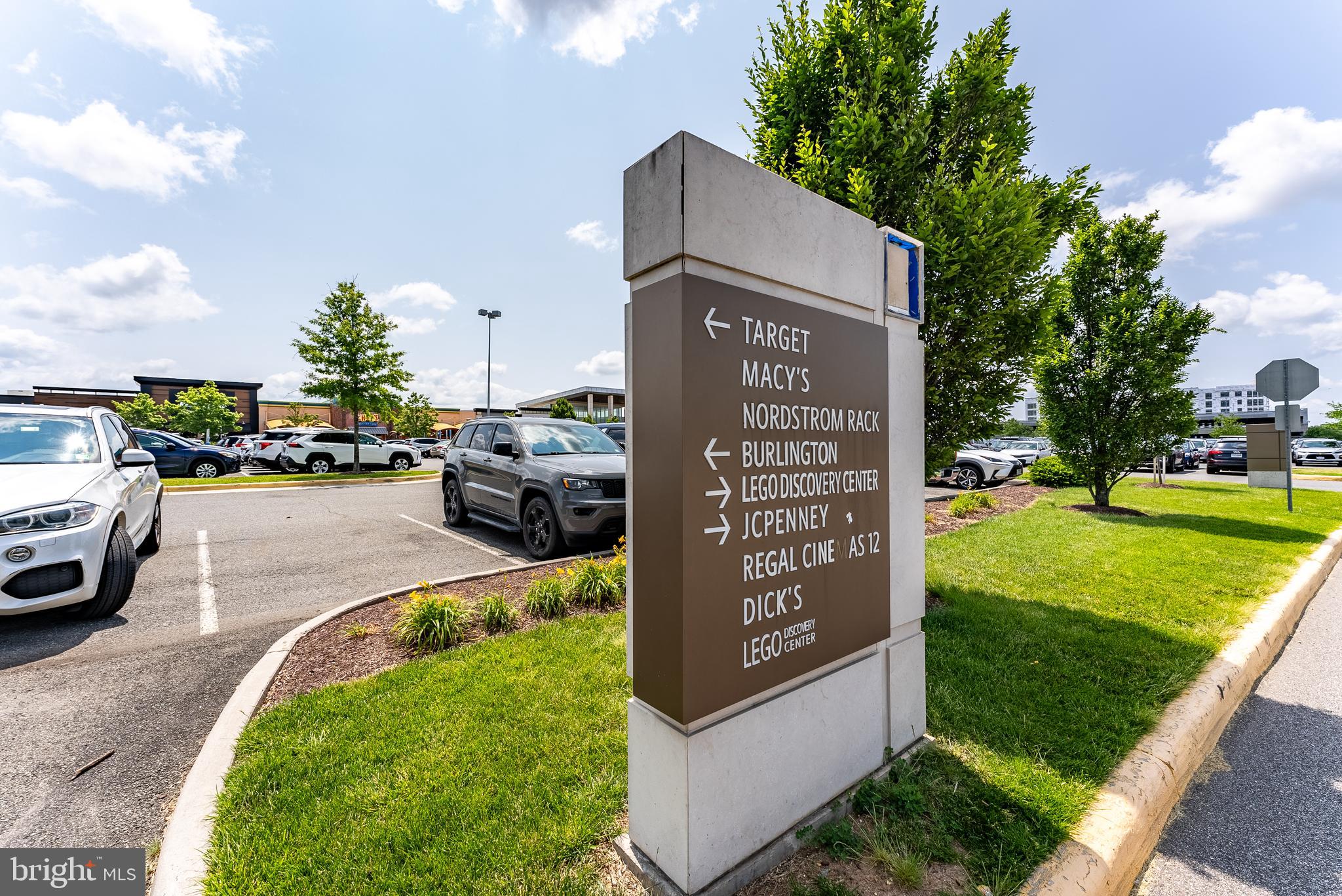 LYNBROOK - Residential