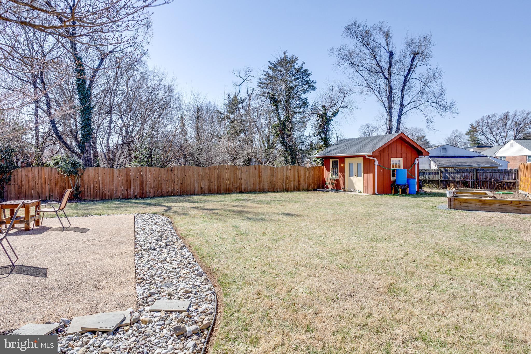 LYNBROOK - Residential