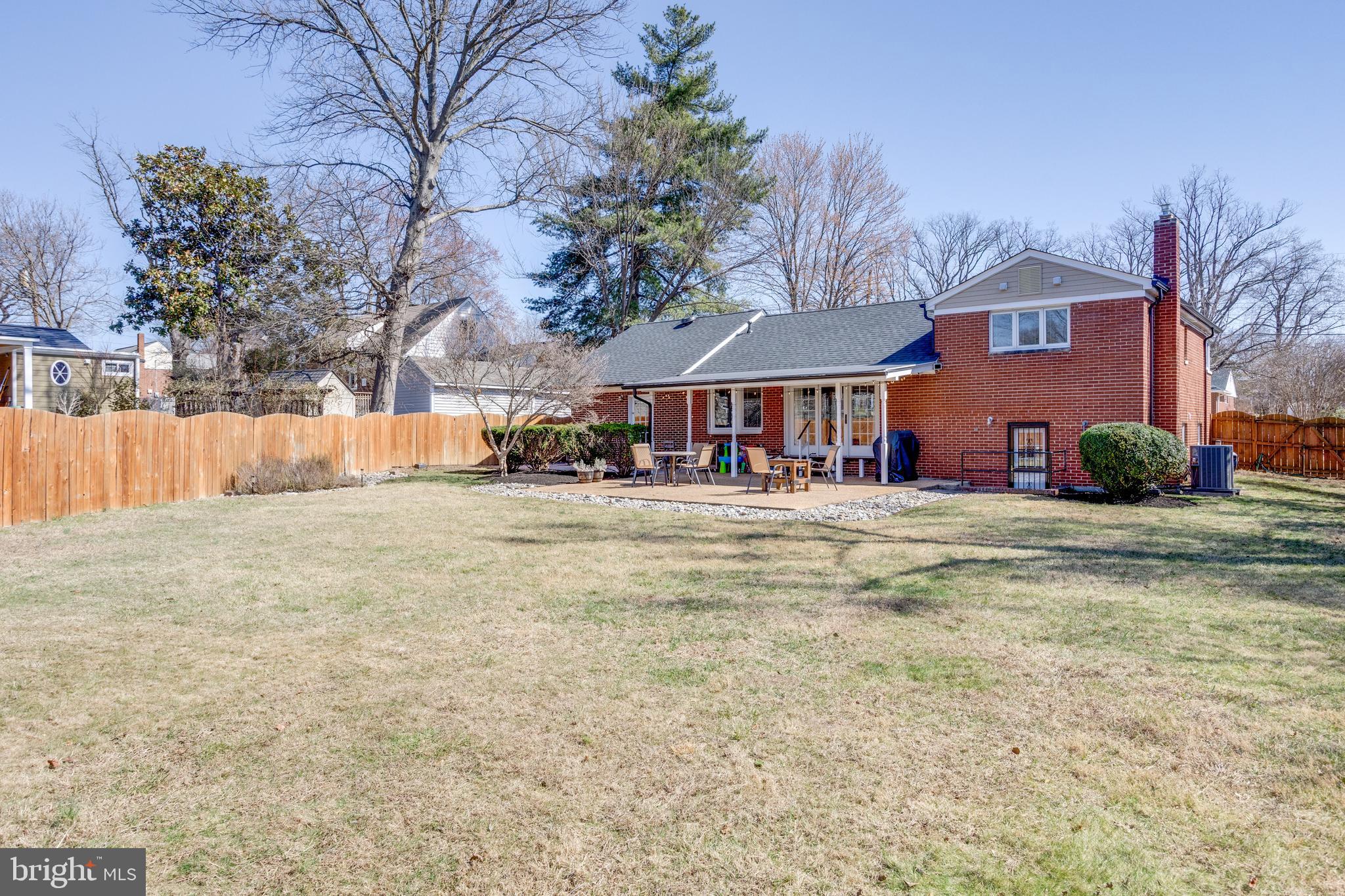 LYNBROOK - Residential