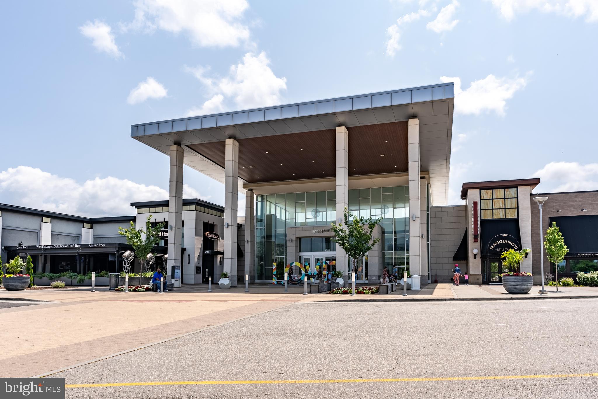 LYNBROOK - Residential