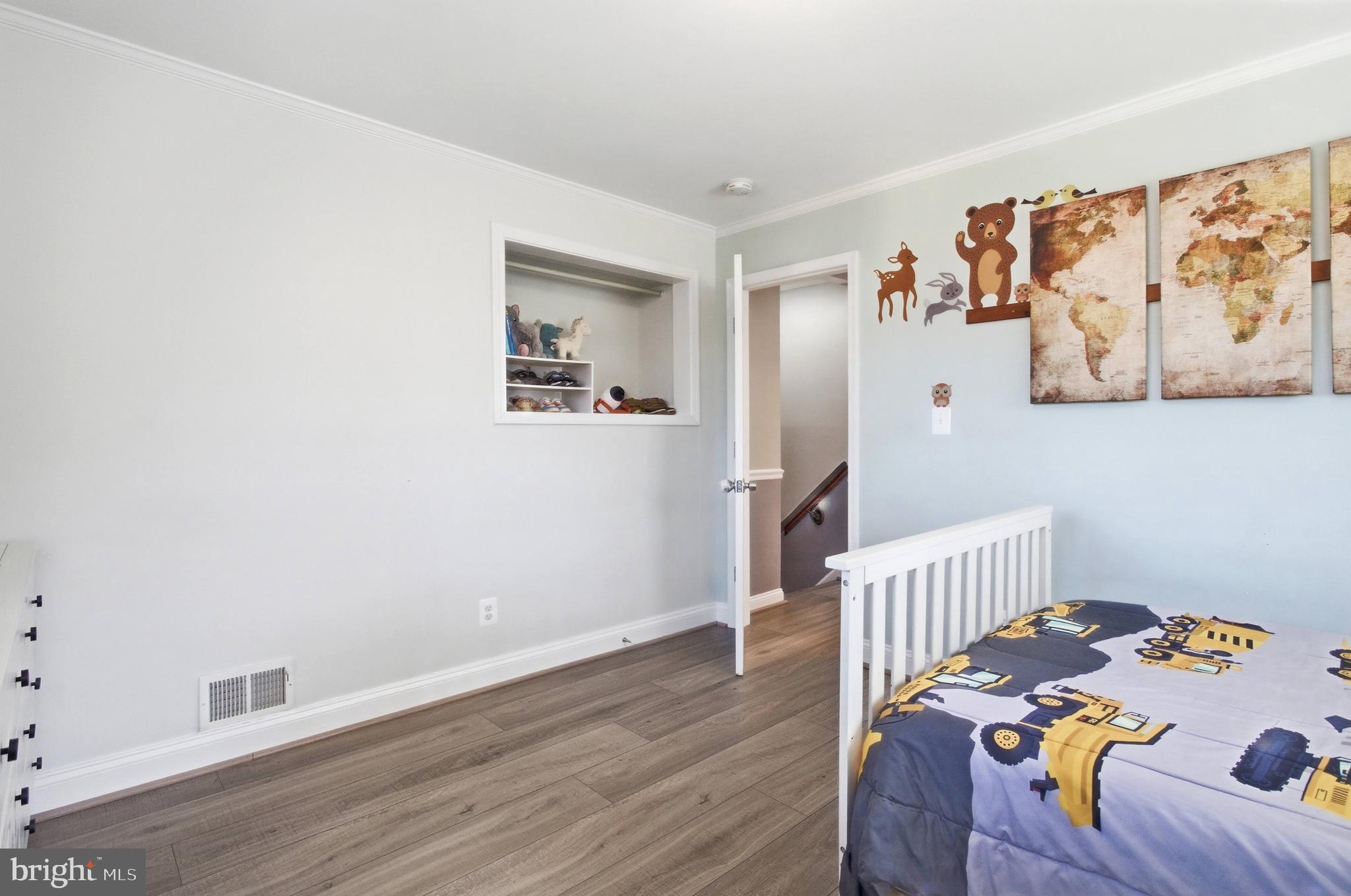 LYNBROOK - Residential