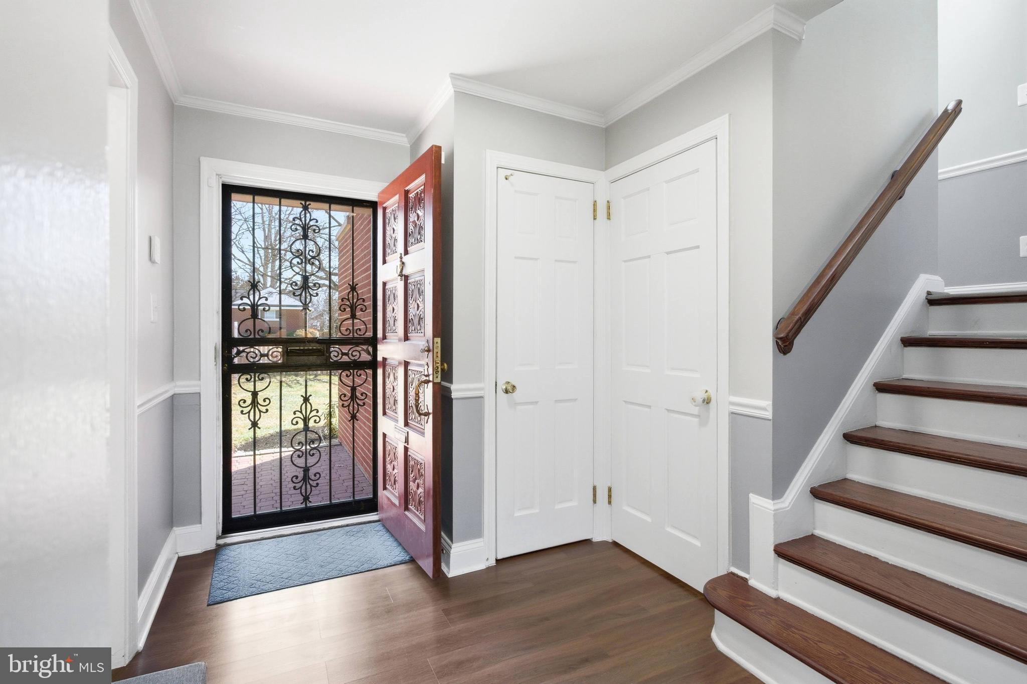 LYNBROOK - Residential