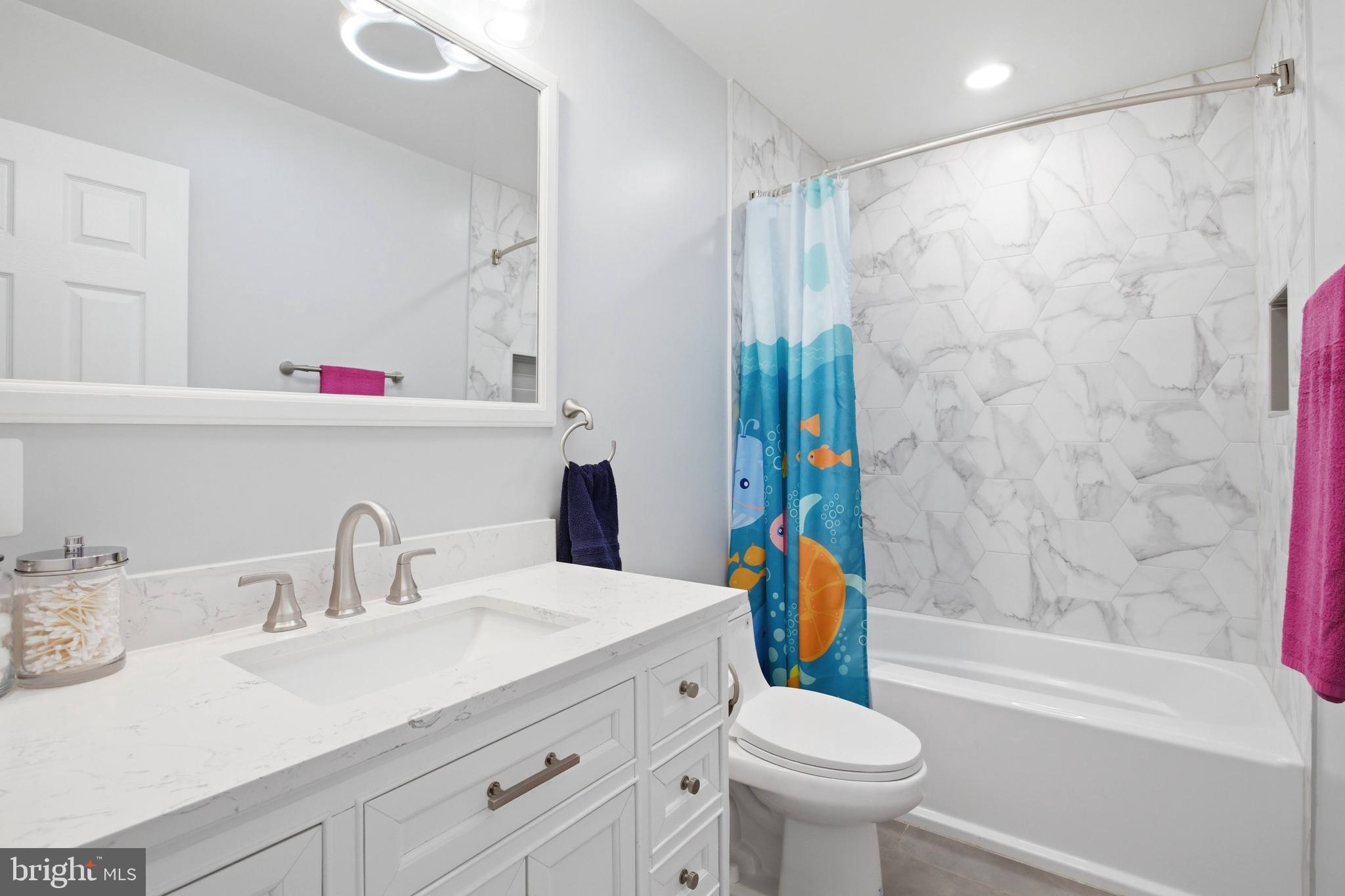 LYNBROOK - Residential