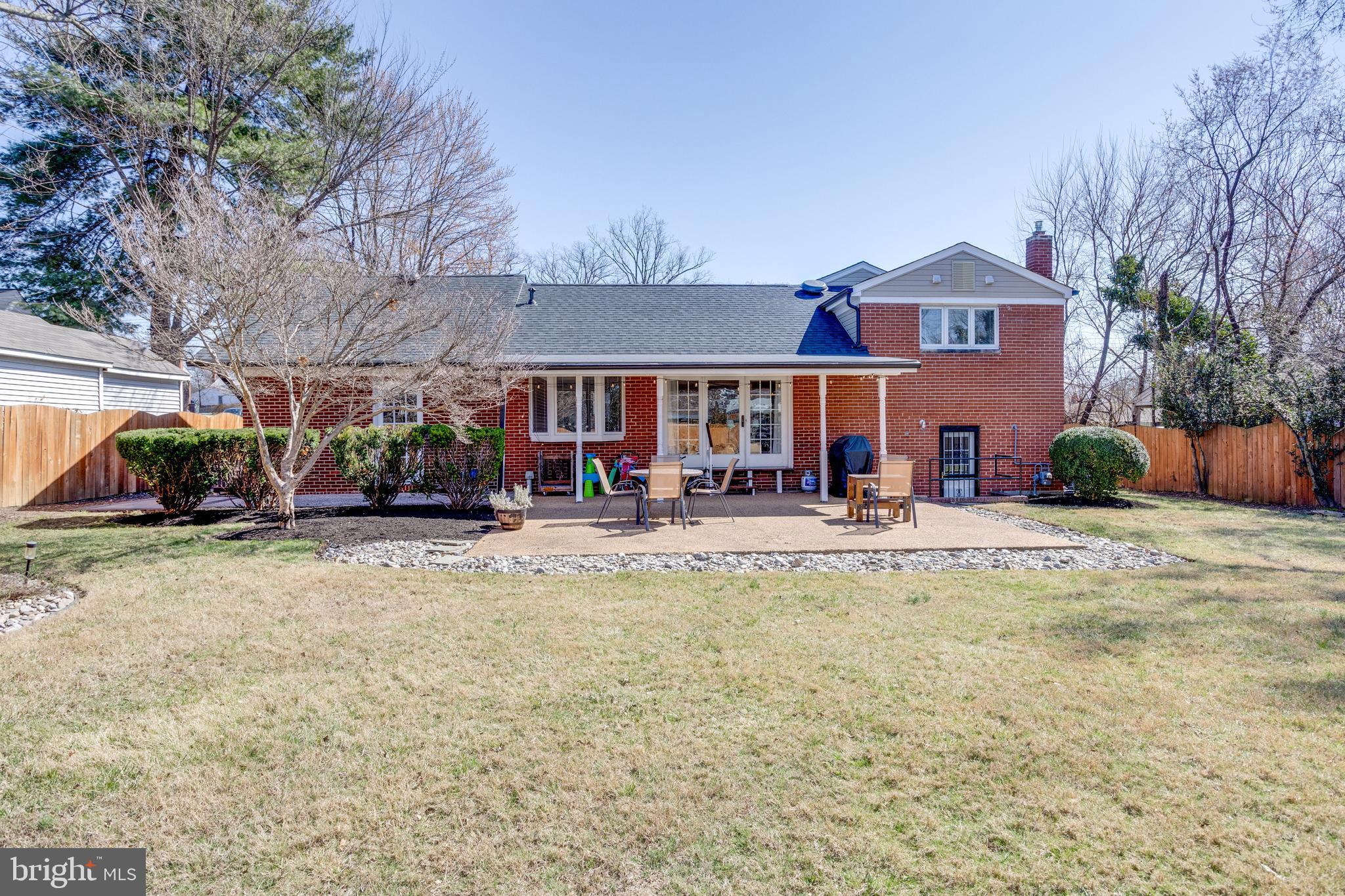 LYNBROOK - Residential