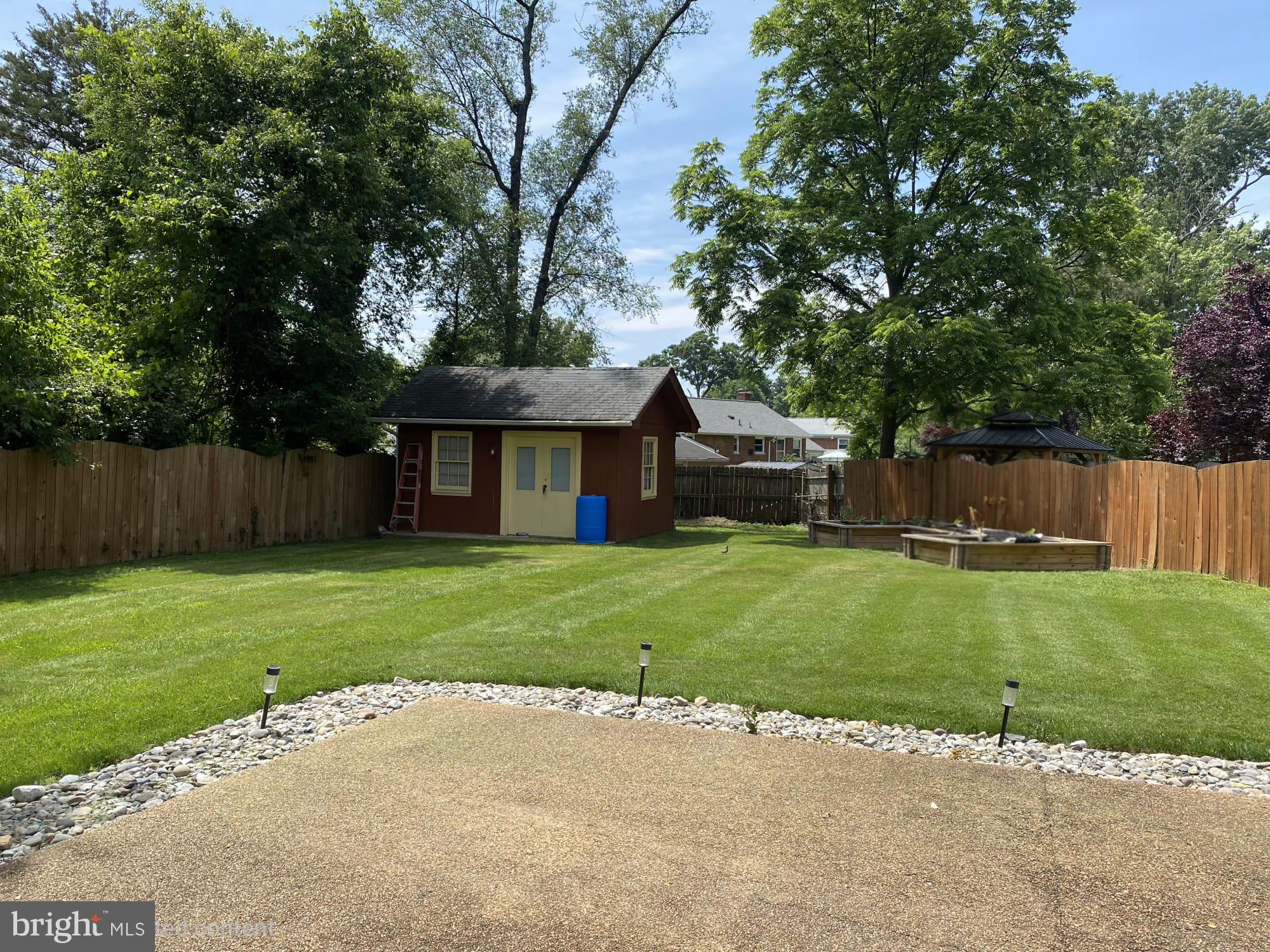 LYNBROOK - Residential