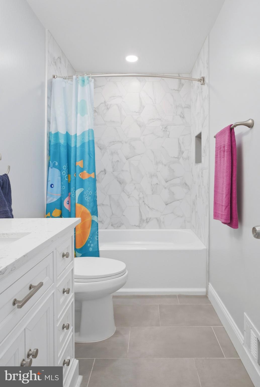 LYNBROOK - Residential