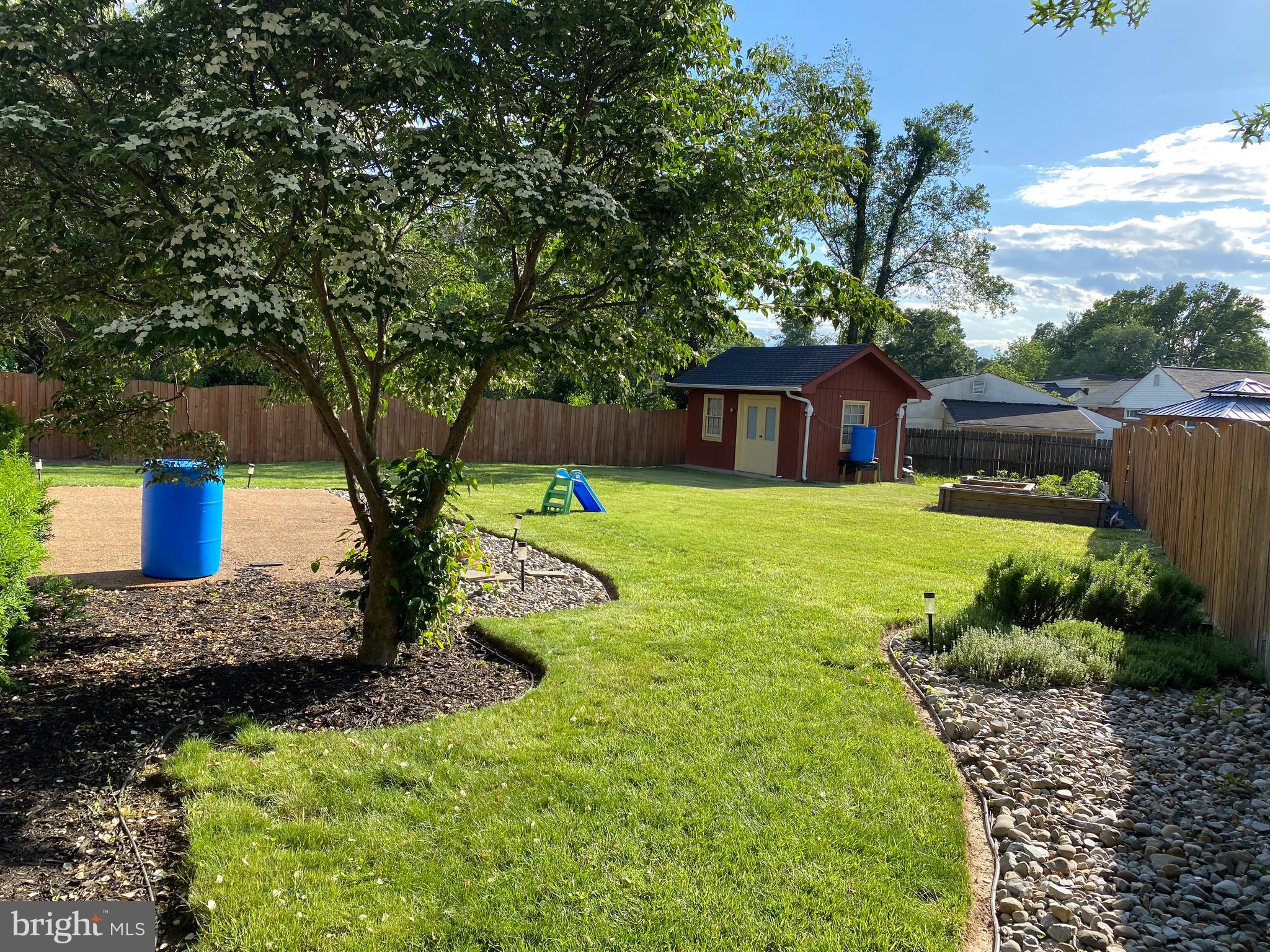 LYNBROOK - Residential