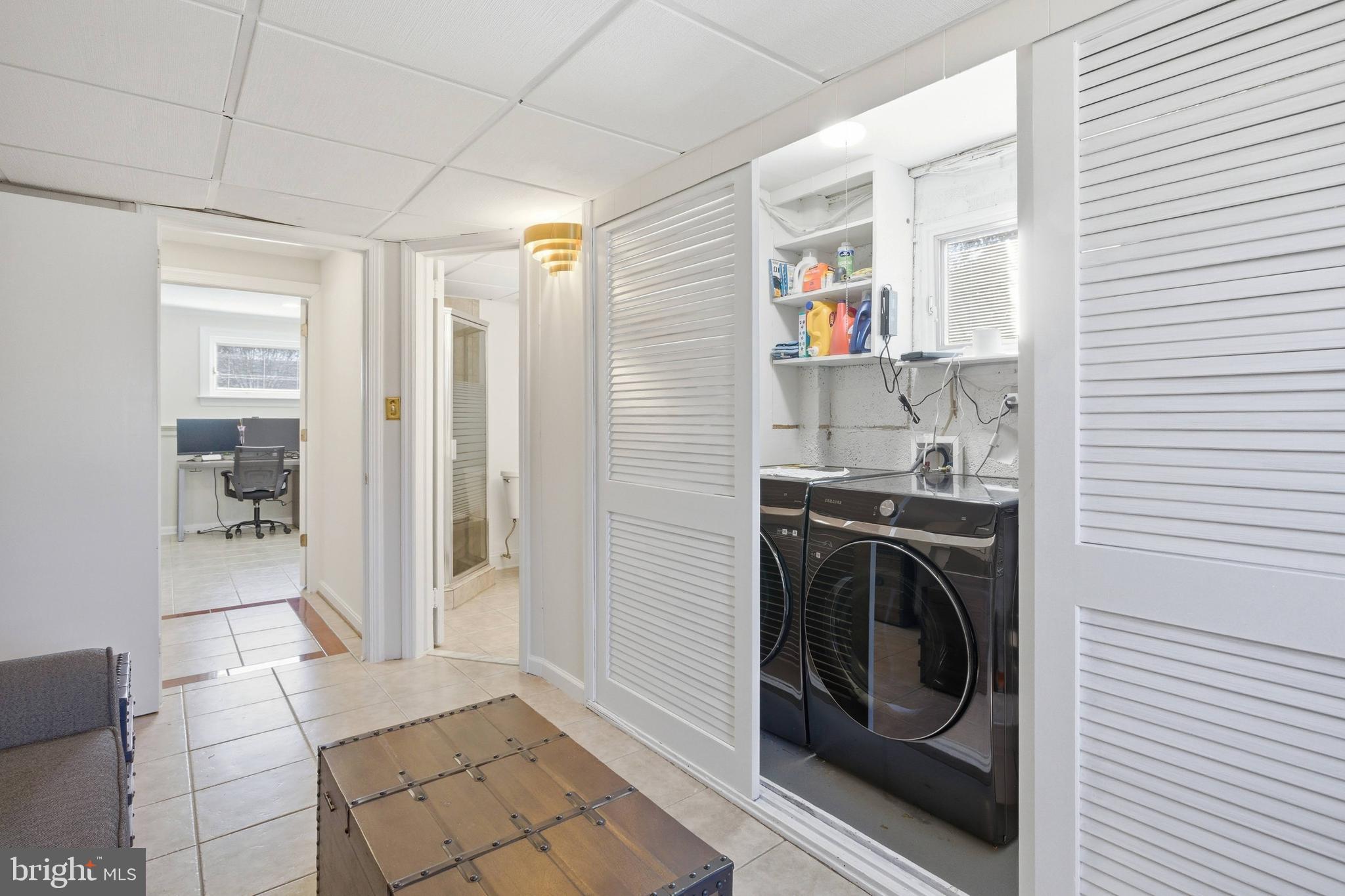 LYNBROOK - Residential