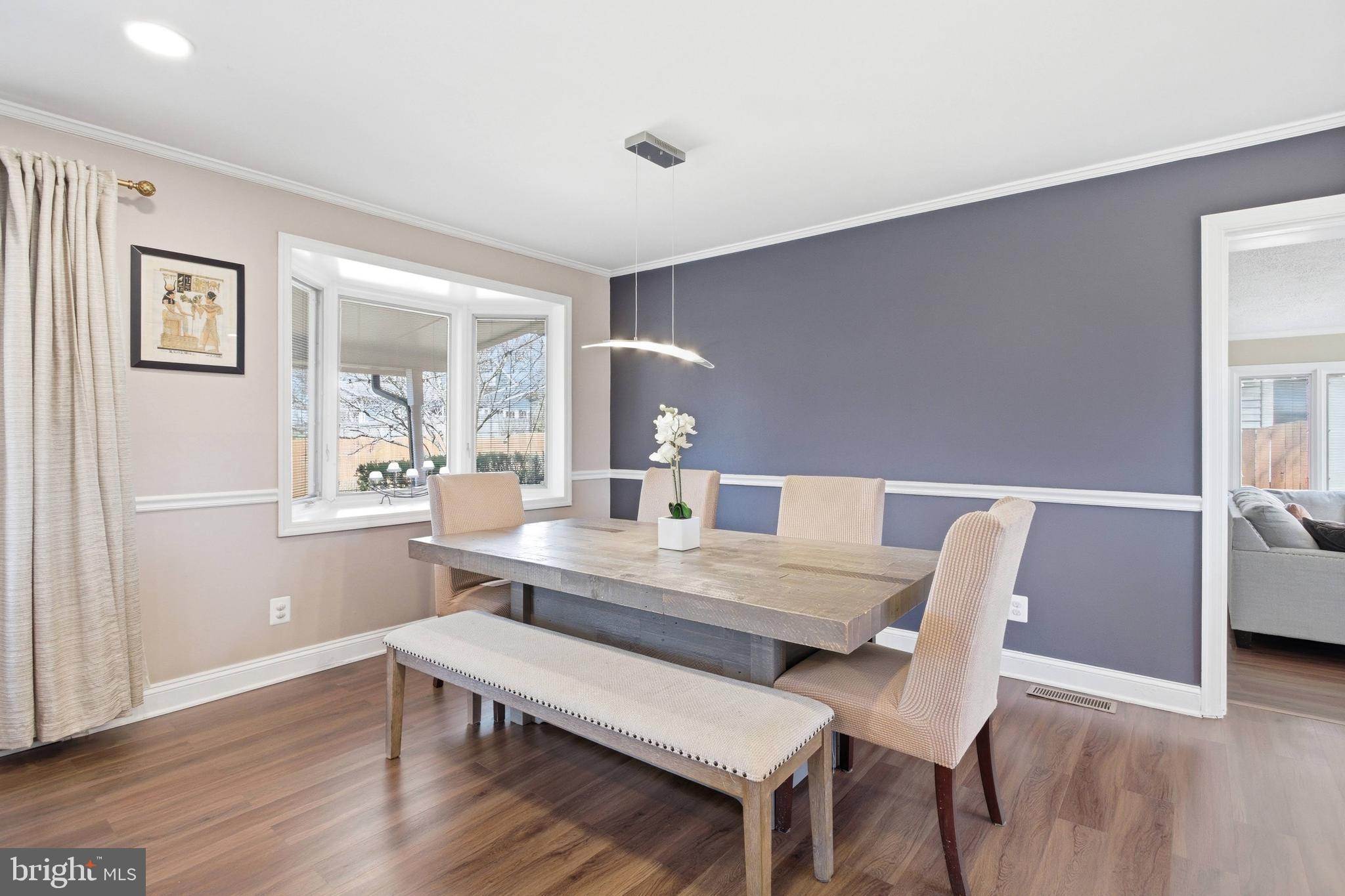 LYNBROOK - Residential